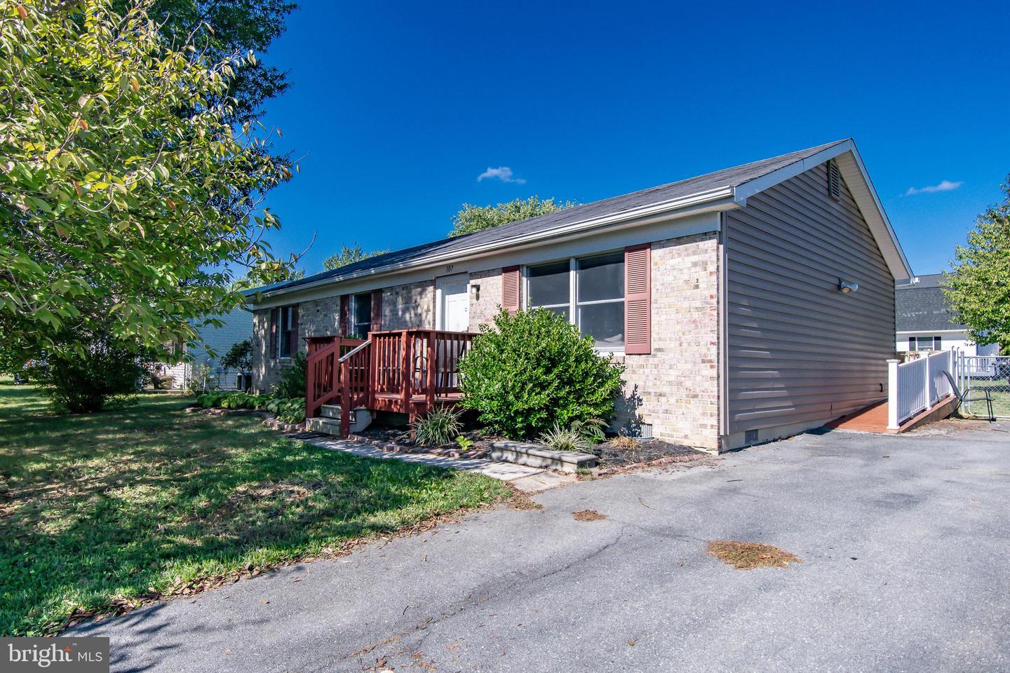 107 GOLDEN POND CIR, STEPHENS CITY, Virginia 22655, 3 Bedrooms Bedrooms, ,2 BathroomsBathrooms,Residential,For sale,107 GOLDEN POND CIR,VAFV2037128 MLS # VAFV2037128