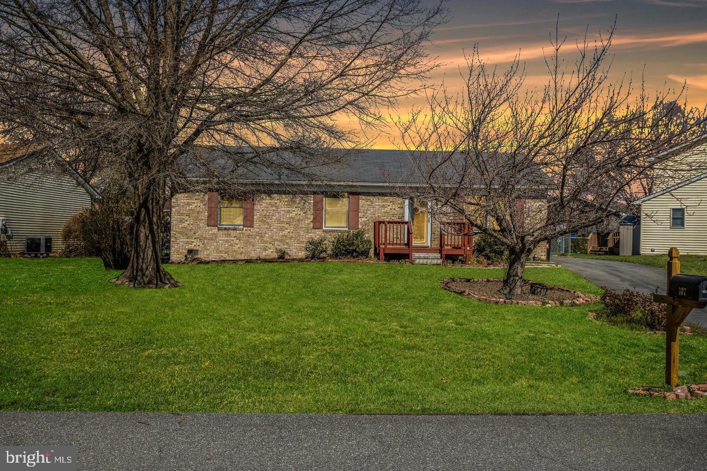 107 GOLDEN POND CIR, STEPHENS CITY, Virginia 22655, 3 Bedrooms Bedrooms, ,2 BathroomsBathrooms,Residential,For sale,107 GOLDEN POND CIR,VAFV2037128 MLS # VAFV2037128