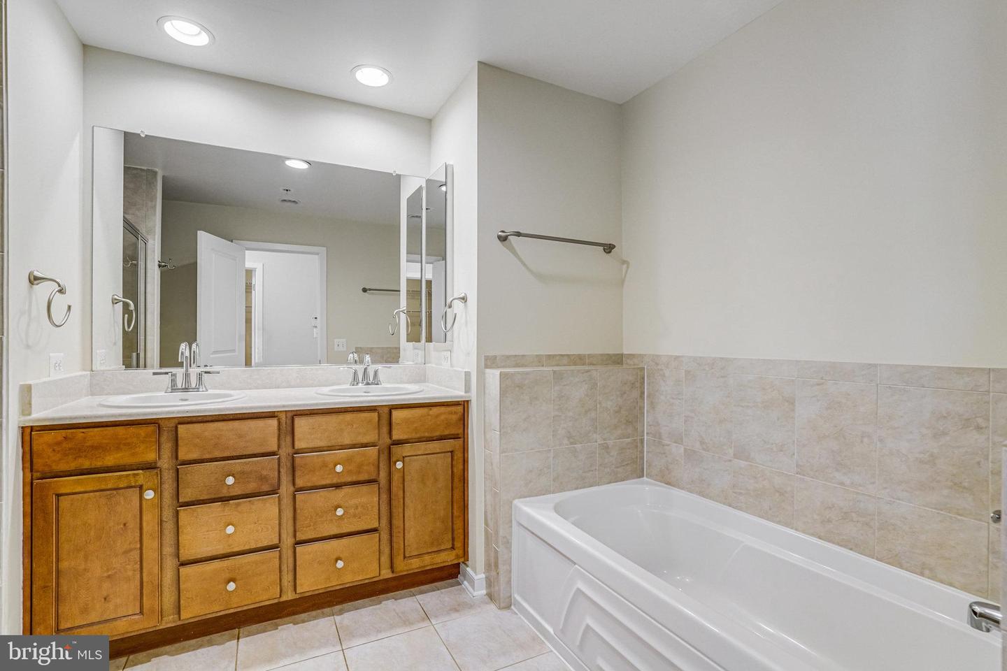 3941 OLD DOMINION BLVD, ALEXANDRIA, Virginia 22305, 3 Bedrooms Bedrooms, ,2 BathroomsBathrooms,Residential,For sale,3941 OLD DOMINION BLVD,VAAX2050402 MLS # VAAX2050402