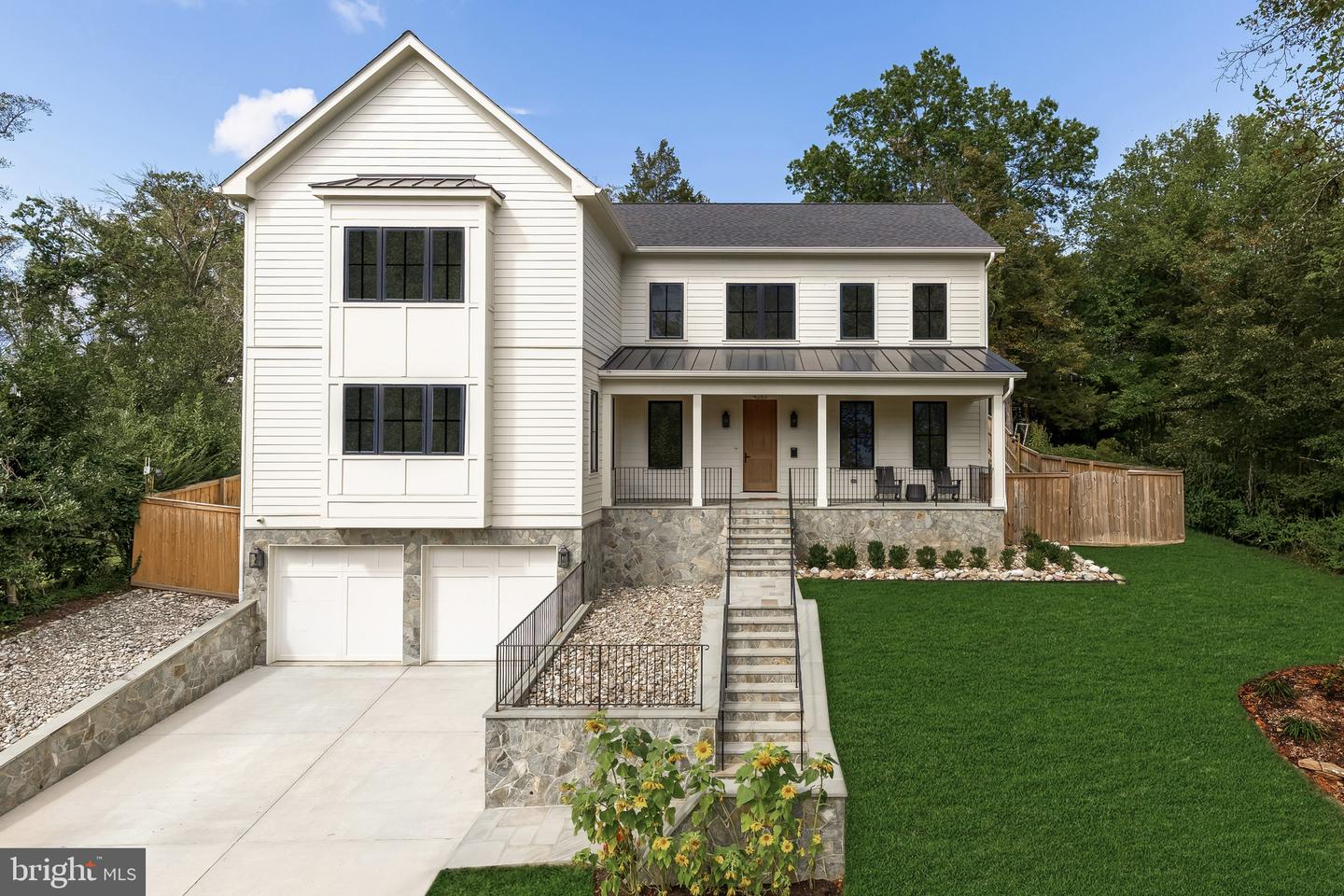 4283 38TH ST N, ARLINGTON, Virginia 22207, 6 Bedrooms Bedrooms, ,6 BathroomsBathrooms,Residential,For sale,4283 38TH ST N,VAAR2064388 MLS # VAAR2064388