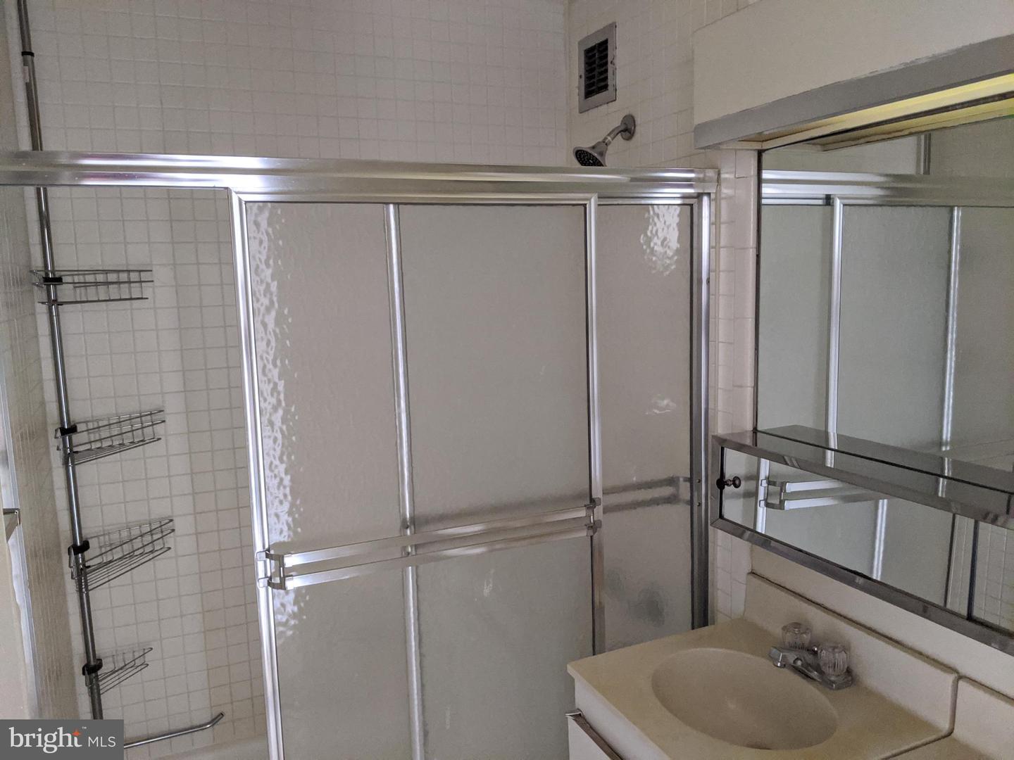 1121 ARLINGTON BLVD #645, ARLINGTON, Virginia 22209, 1 Bedroom Bedrooms, ,1 BathroomBathrooms,Residential,For sale,1121 ARLINGTON BLVD #645,VAAR2064424 MLS # VAAR2064424