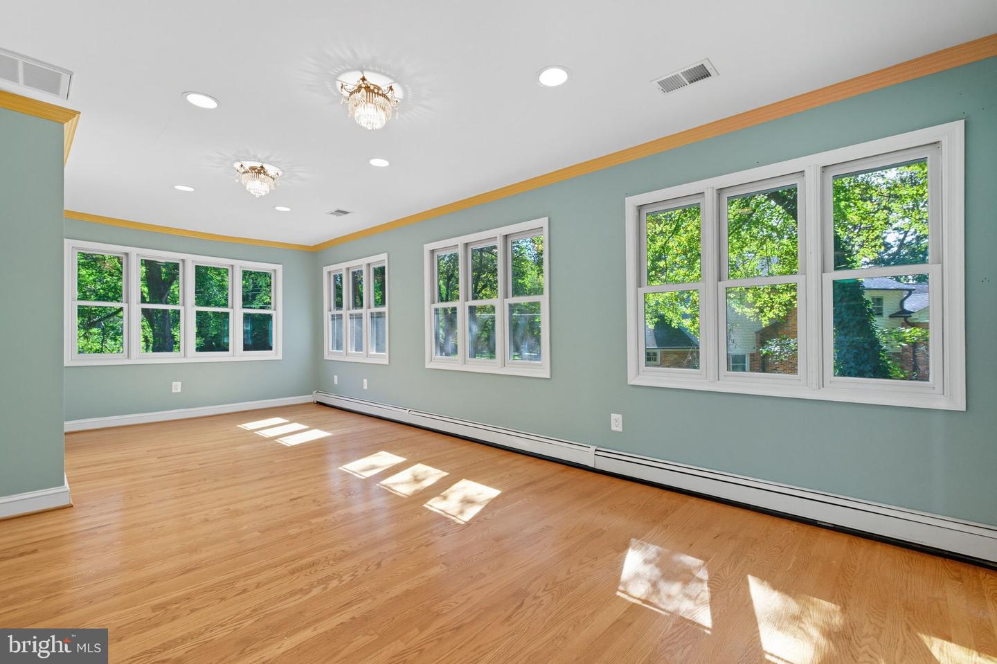 4208 DUNCAN DR, ANNANDALE, Virginia 22003, 5 Bedrooms Bedrooms, ,3 BathroomsBathrooms,Residential,For sale,4208 DUNCAN DR,VAFX2272354 MLS # VAFX2272354