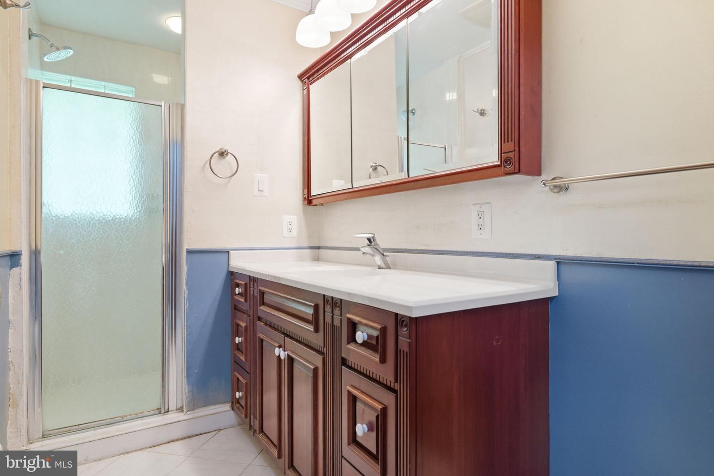 4208 DUNCAN DR, ANNANDALE, Virginia 22003, 5 Bedrooms Bedrooms, ,3 BathroomsBathrooms,Residential,For sale,4208 DUNCAN DR,VAFX2272354 MLS # VAFX2272354