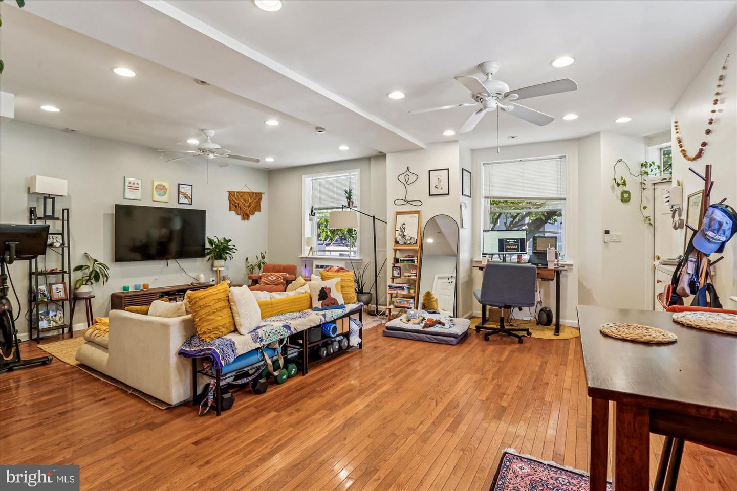 400 15TH ST SE, WASHINGTON, District Of Columbia 20003, 4 Bedrooms Bedrooms, ,2 BathroomsBathrooms,Residential,For sale,400 15TH ST SE,DCDC2225294 MLS # DCDC2225294