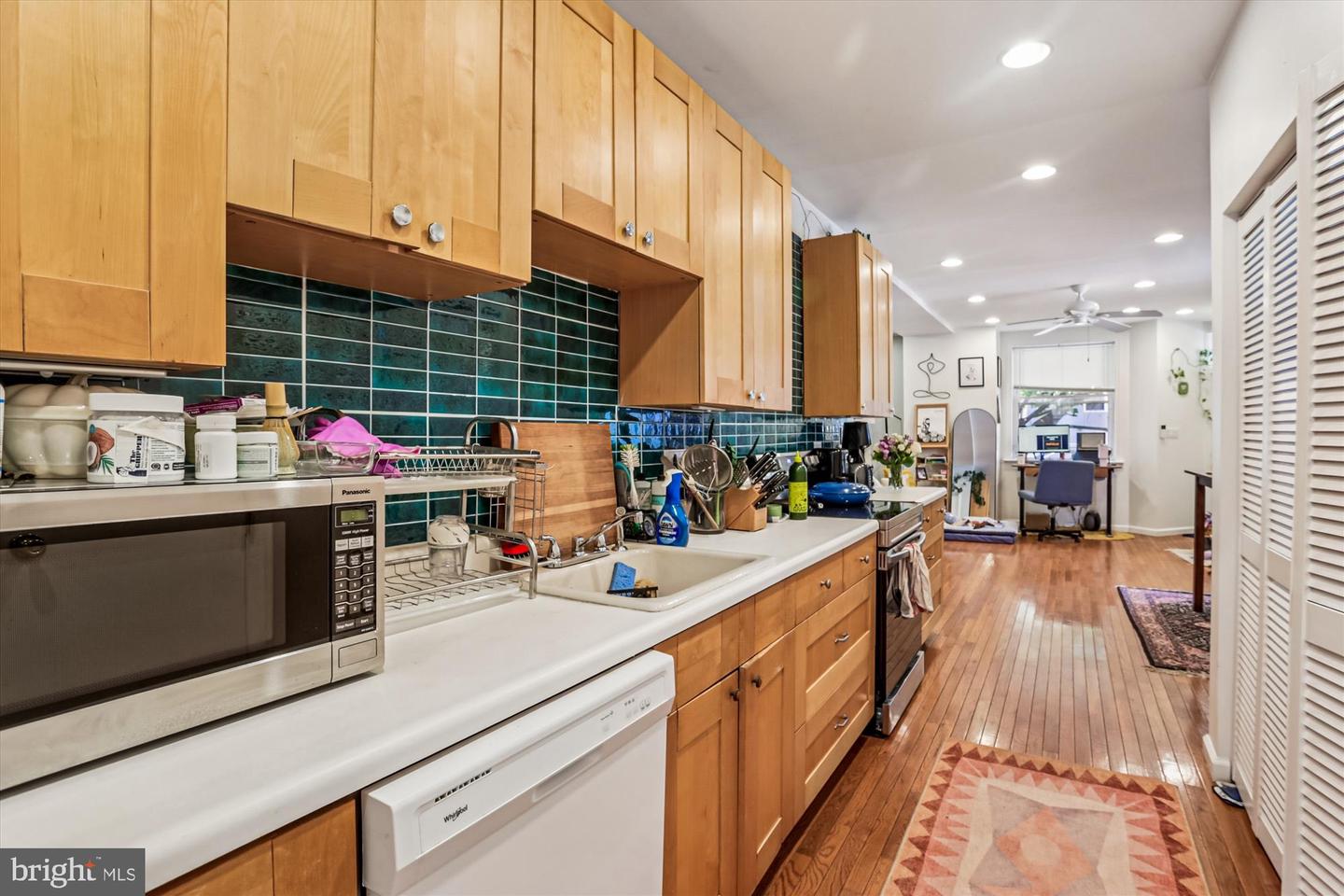 400 15TH ST SE, WASHINGTON, District Of Columbia 20003, 4 Bedrooms Bedrooms, ,2 BathroomsBathrooms,Residential,For sale,400 15TH ST SE,DCDC2225294 MLS # DCDC2225294