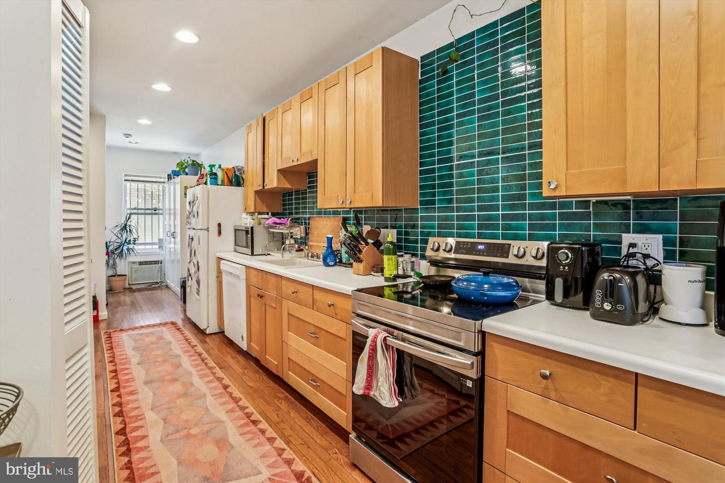 400 15TH ST SE, WASHINGTON, District Of Columbia 20003, 4 Bedrooms Bedrooms, ,2 BathroomsBathrooms,Residential,For sale,400 15TH ST SE,DCDC2225294 MLS # DCDC2225294