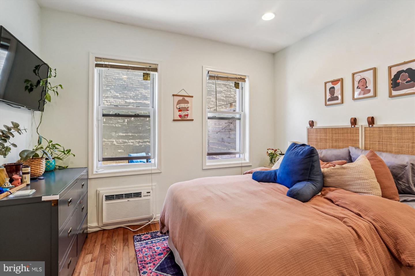 400 15TH ST SE, WASHINGTON, District Of Columbia 20003, 4 Bedrooms Bedrooms, ,2 BathroomsBathrooms,Residential,For sale,400 15TH ST SE,DCDC2225294 MLS # DCDC2225294