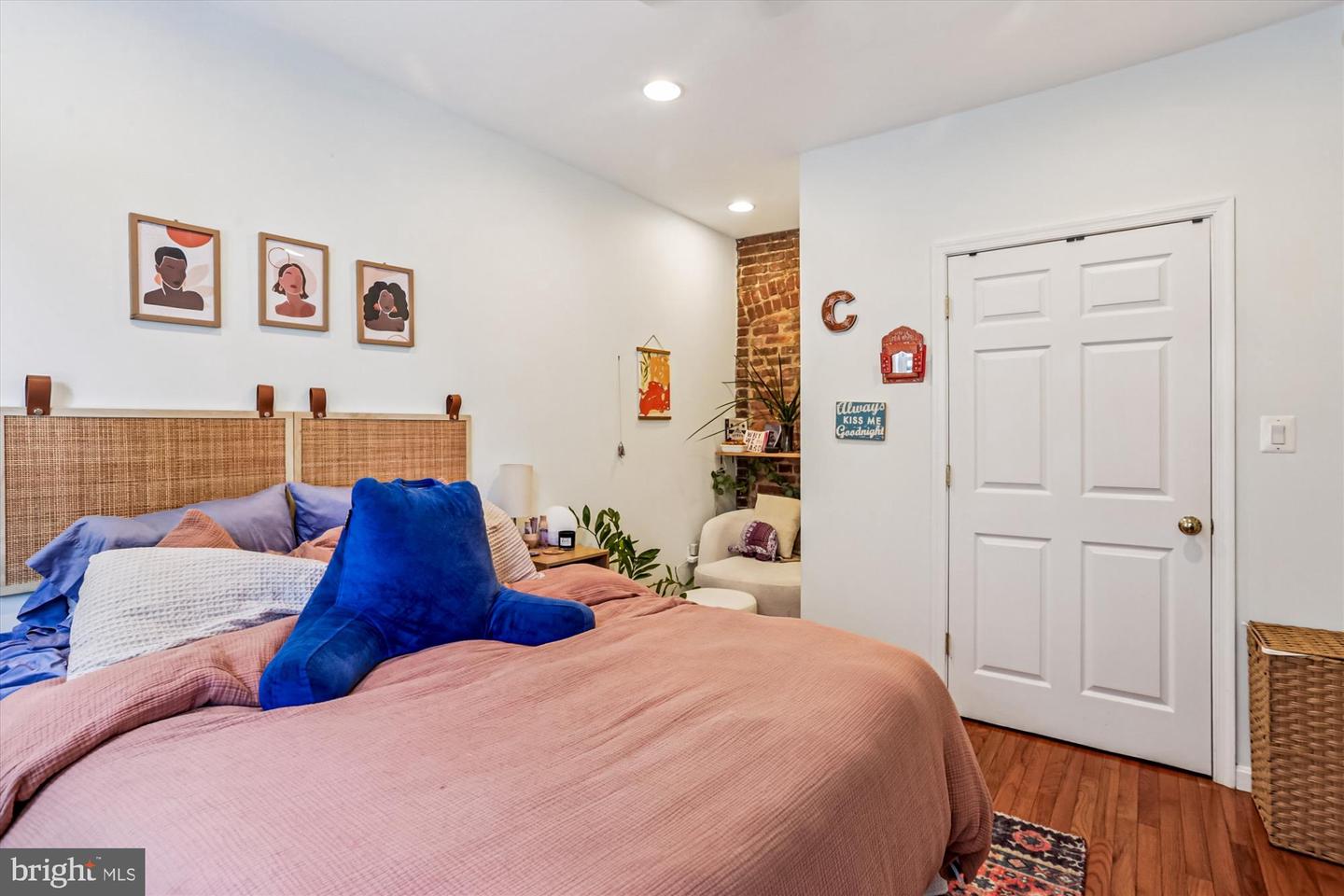 400 15TH ST SE, WASHINGTON, District Of Columbia 20003, 4 Bedrooms Bedrooms, ,2 BathroomsBathrooms,Residential,For sale,400 15TH ST SE,DCDC2225294 MLS # DCDC2225294