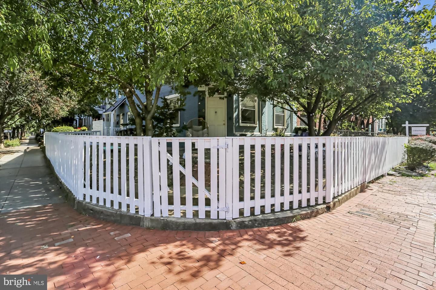 400 15TH ST SE, WASHINGTON, District Of Columbia 20003, 4 Bedrooms Bedrooms, ,2 BathroomsBathrooms,Residential,For sale,400 15TH ST SE,DCDC2225294 MLS # DCDC2225294