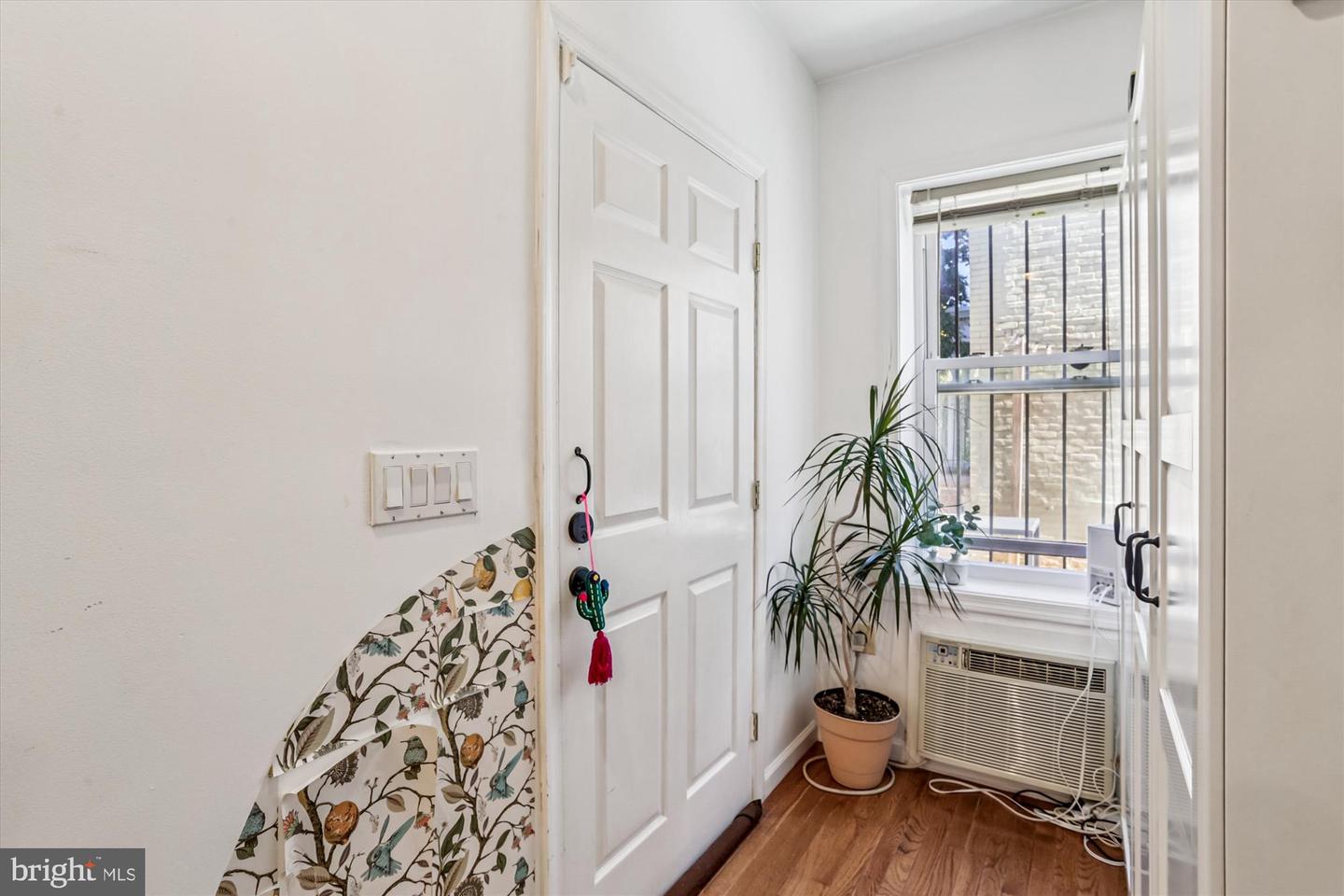 400 15TH ST SE, WASHINGTON, District Of Columbia 20003, 4 Bedrooms Bedrooms, ,2 BathroomsBathrooms,Residential,For sale,400 15TH ST SE,DCDC2225294 MLS # DCDC2225294