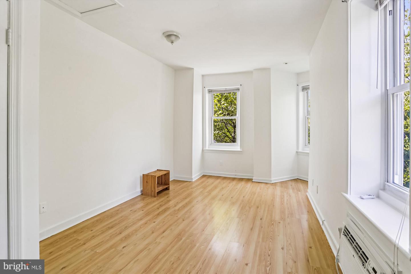 400 15TH ST SE, WASHINGTON, District Of Columbia 20003, 4 Bedrooms Bedrooms, ,2 BathroomsBathrooms,Residential,For sale,400 15TH ST SE,DCDC2225294 MLS # DCDC2225294