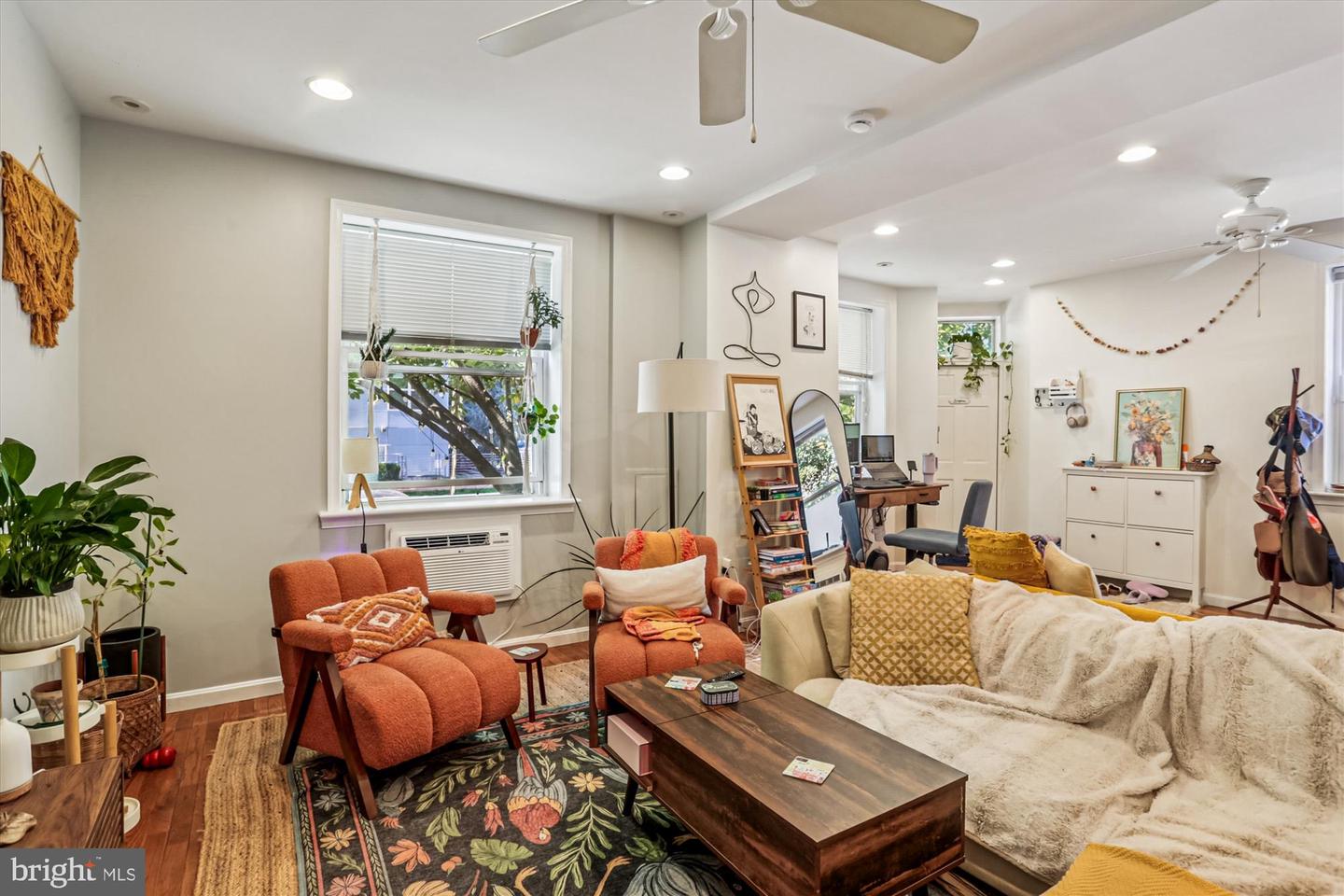 400 15TH ST SE, WASHINGTON, District Of Columbia 20003, 4 Bedrooms Bedrooms, ,2 BathroomsBathrooms,Residential,For sale,400 15TH ST SE,DCDC2225294 MLS # DCDC2225294