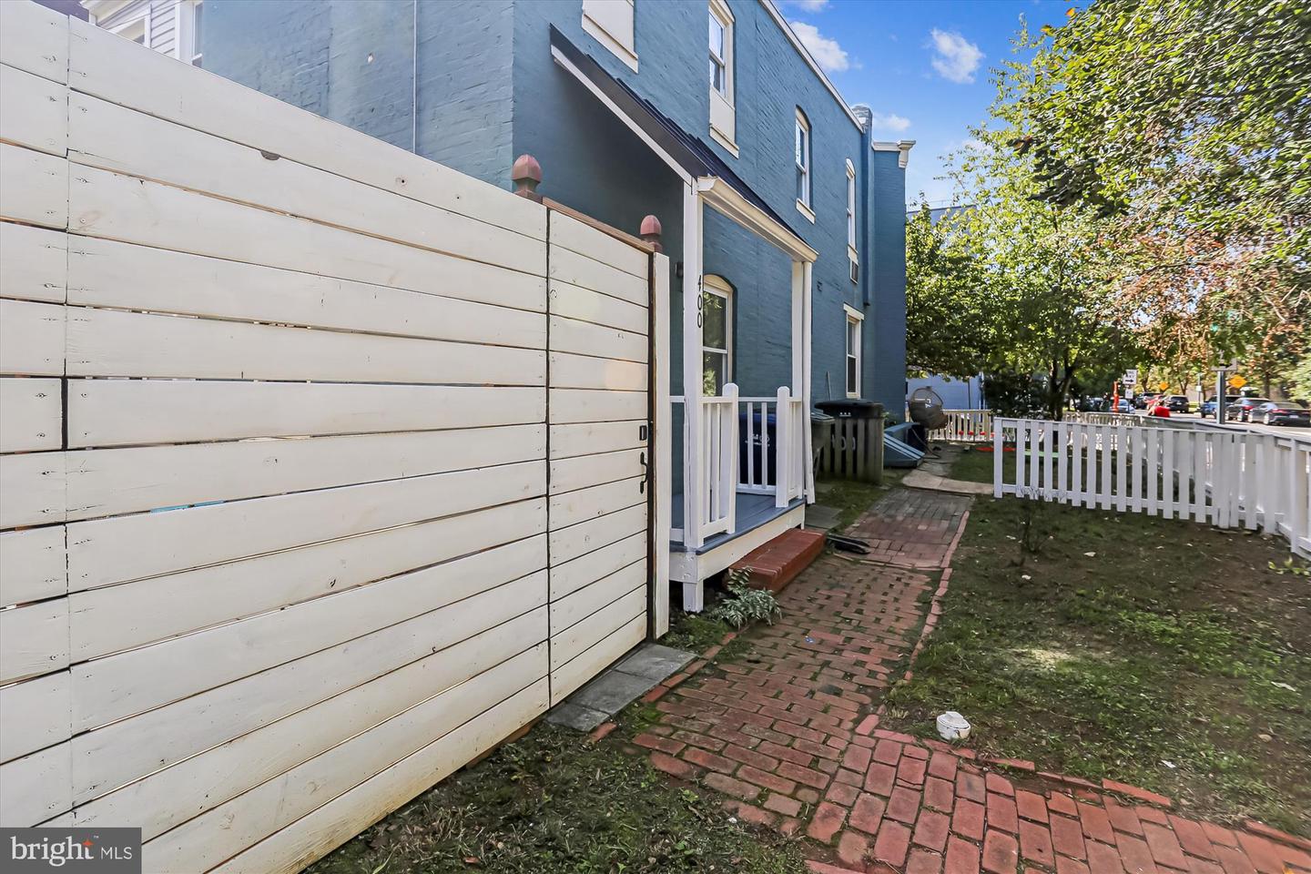 400 15TH ST SE, WASHINGTON, District Of Columbia 20003, 4 Bedrooms Bedrooms, ,2 BathroomsBathrooms,Residential,For sale,400 15TH ST SE,DCDC2225294 MLS # DCDC2225294