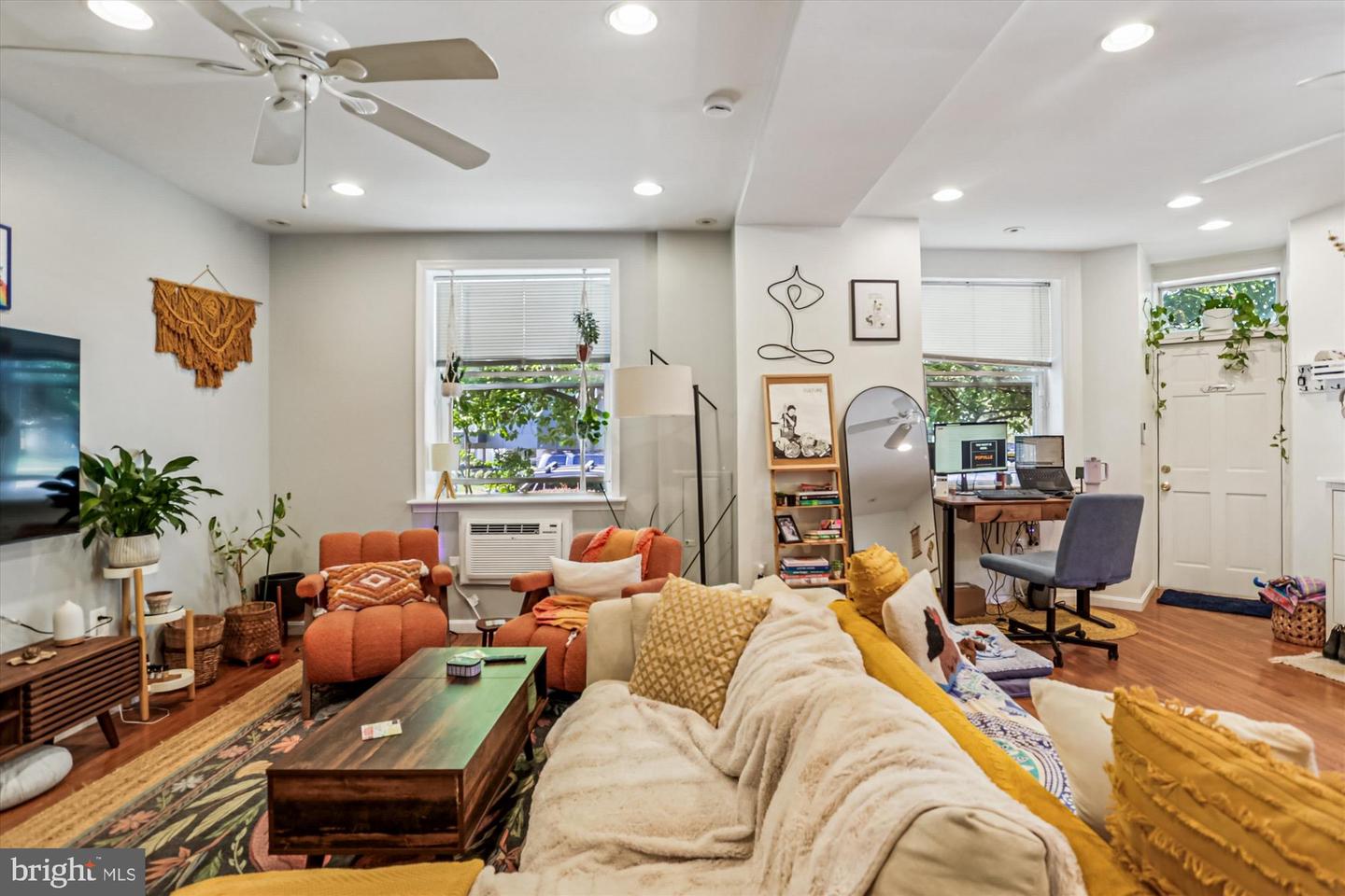 400 15TH ST SE, WASHINGTON, District Of Columbia 20003, 4 Bedrooms Bedrooms, ,2 BathroomsBathrooms,Residential,For sale,400 15TH ST SE,DCDC2225294 MLS # DCDC2225294