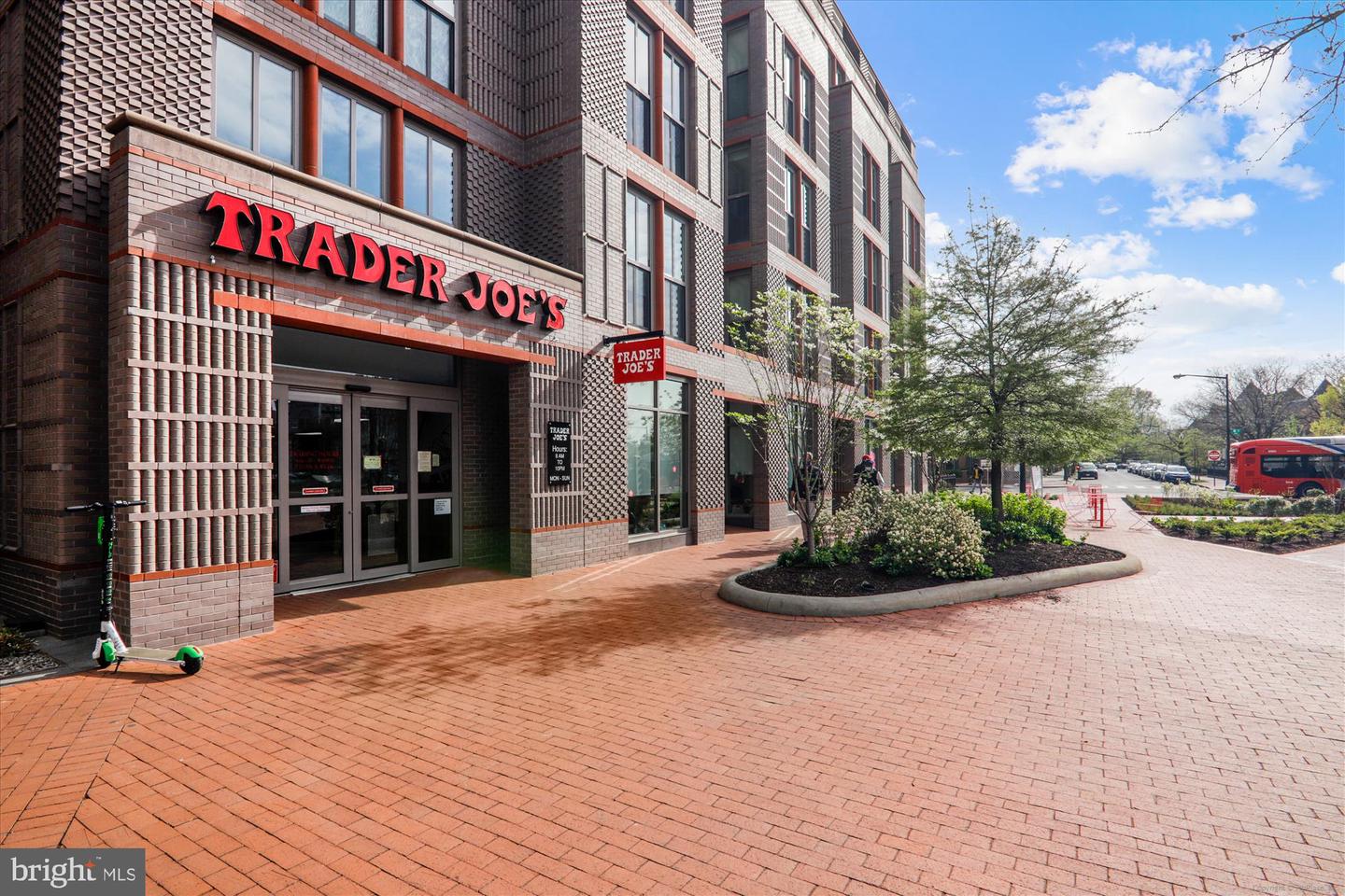 400 15TH ST SE, WASHINGTON, District Of Columbia 20003, 4 Bedrooms Bedrooms, ,2 BathroomsBathrooms,Residential,For sale,400 15TH ST SE,DCDC2225294 MLS # DCDC2225294