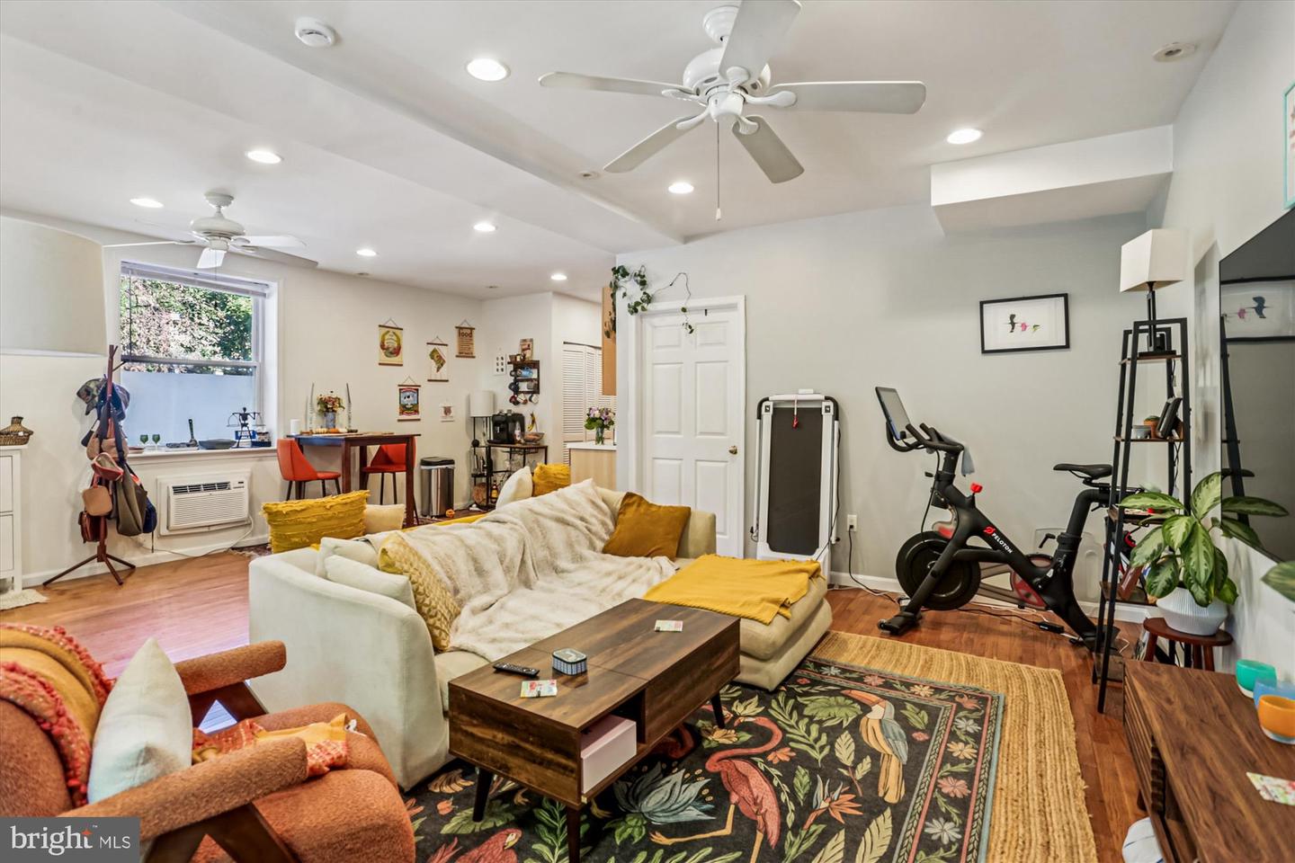 400 15TH ST SE, WASHINGTON, District Of Columbia 20003, 4 Bedrooms Bedrooms, ,2 BathroomsBathrooms,Residential,For sale,400 15TH ST SE,DCDC2225294 MLS # DCDC2225294