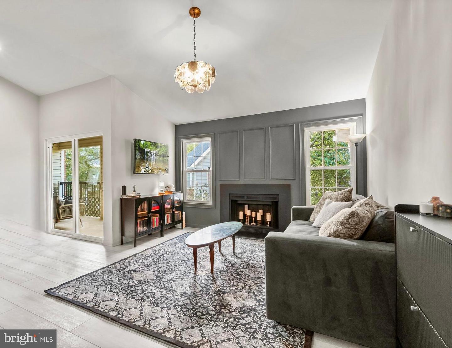3308 WYNDHAM CIR #323, ALEXANDRIA, Virginia 22302, 1 Bedroom Bedrooms, 2 Rooms Rooms,1 BathroomBathrooms,Residential,For sale,3308 WYNDHAM CIR #323,VAAX2050502 MLS # VAAX2050502