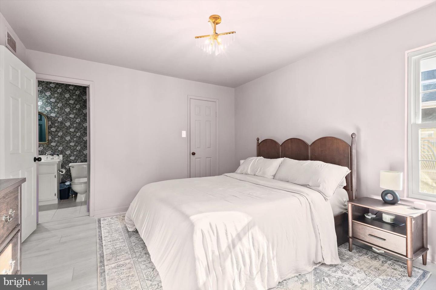 3308 WYNDHAM CIR #323, ALEXANDRIA, Virginia 22302, 1 Bedroom Bedrooms, 2 Rooms Rooms,1 BathroomBathrooms,Residential,For sale,3308 WYNDHAM CIR #323,VAAX2050502 MLS # VAAX2050502
