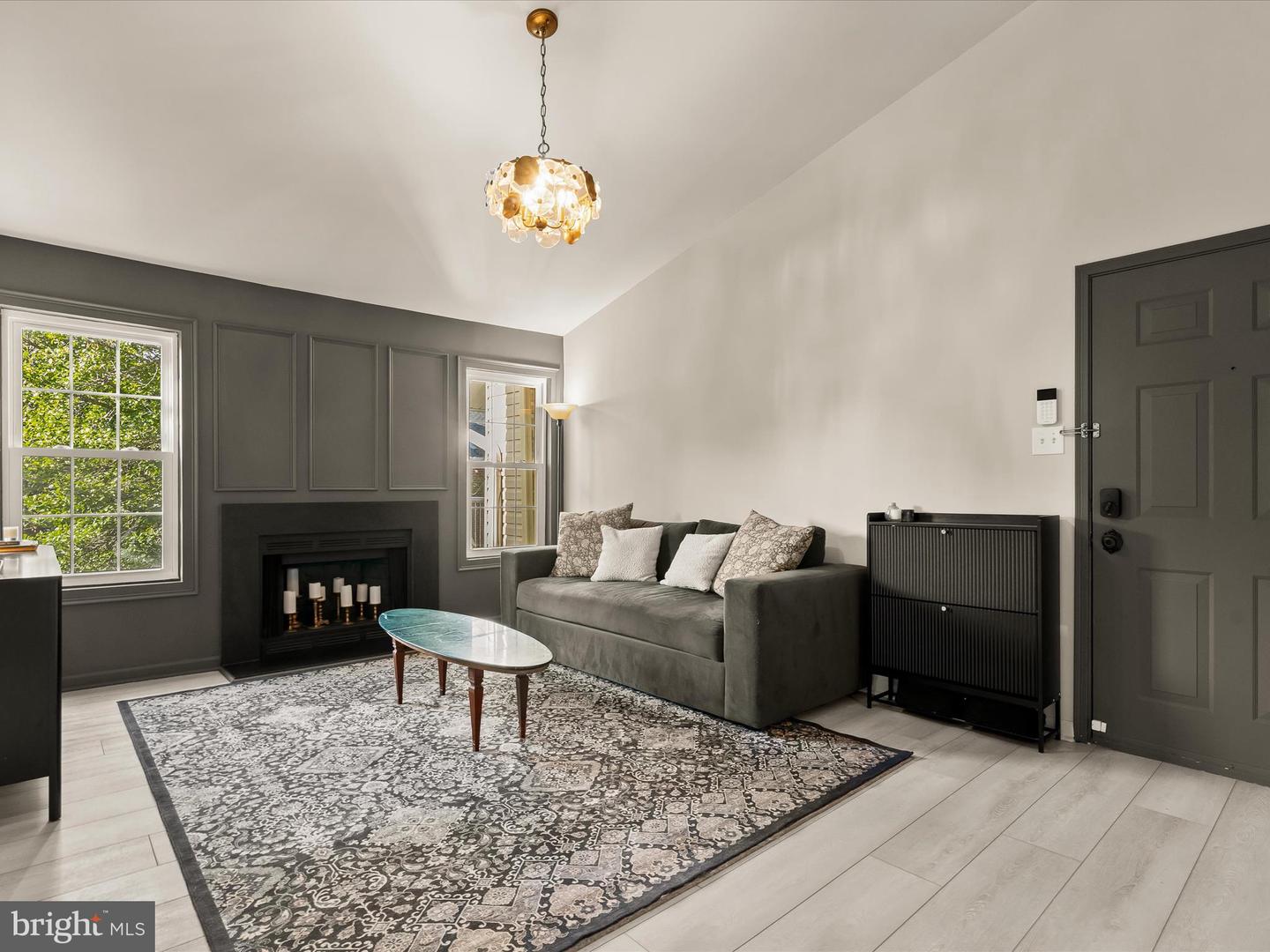 3308 WYNDHAM CIR #323, ALEXANDRIA, Virginia 22302, 1 Bedroom Bedrooms, 2 Rooms Rooms,1 BathroomBathrooms,Residential,For sale,3308 WYNDHAM CIR #323,VAAX2050502 MLS # VAAX2050502