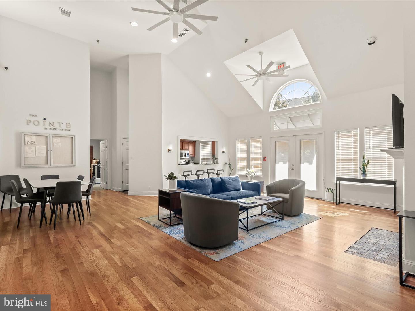 3308 WYNDHAM CIR #323, ALEXANDRIA, Virginia 22302, 1 Bedroom Bedrooms, 2 Rooms Rooms,1 BathroomBathrooms,Residential,For sale,3308 WYNDHAM CIR #323,VAAX2050502 MLS # VAAX2050502