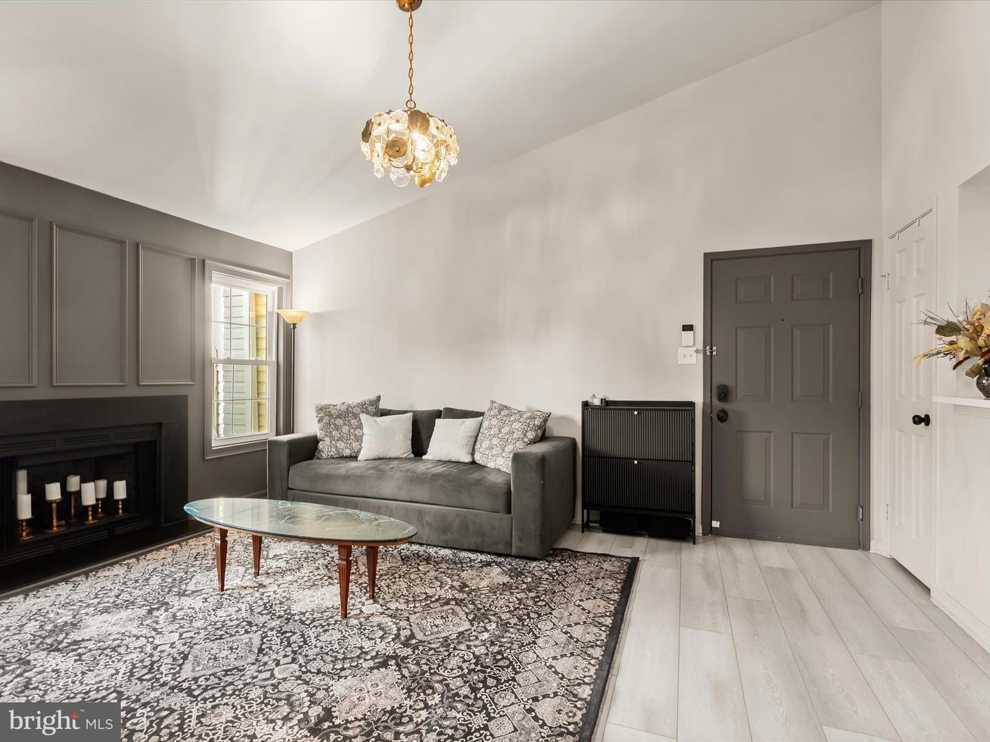 3308 WYNDHAM CIR #323, ALEXANDRIA, Virginia 22302, 1 Bedroom Bedrooms, 2 Rooms Rooms,1 BathroomBathrooms,Residential,For sale,3308 WYNDHAM CIR #323,VAAX2050502 MLS # VAAX2050502