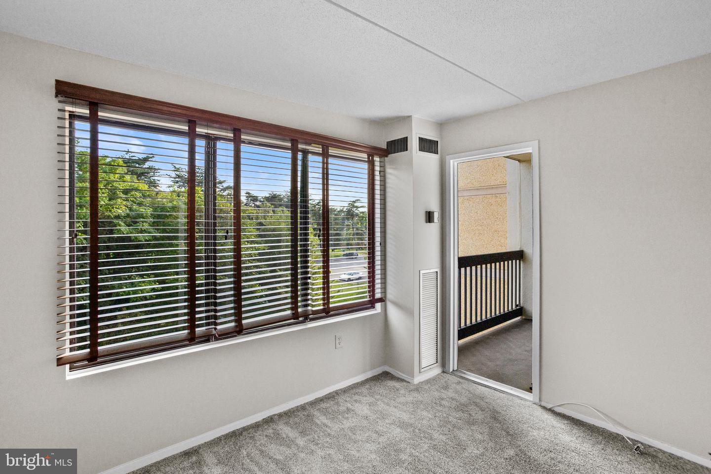 6300 STEVENSON AVE #615, ALEXANDRIA, Virginia 22304, 2 Bedrooms Bedrooms, ,2 BathroomsBathrooms,Residential,For sale,6300 STEVENSON AVE #615,VAAX2050508 MLS # VAAX2050508
