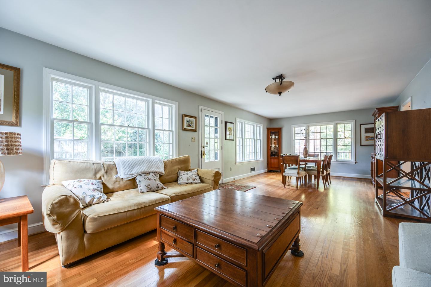 2460 N UTAH ST, ARLINGTON, Virginia 22207, 3 Bedrooms Bedrooms, ,2 BathroomsBathrooms,Residential,For sale,2460 N UTAH ST,VAAR2064576 MLS # VAAR2064576