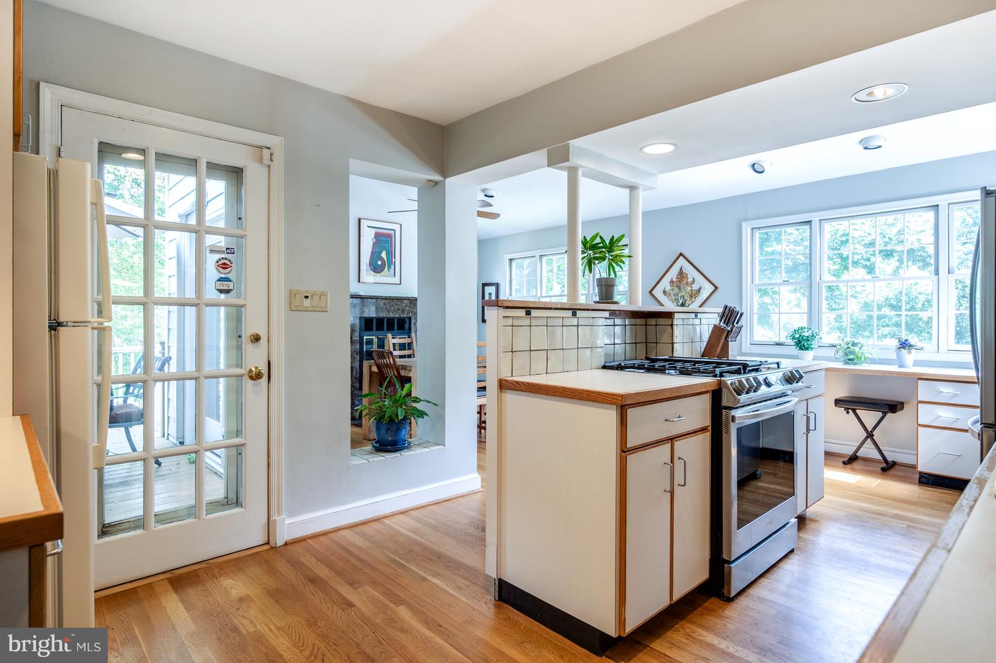 2460 N UTAH ST, ARLINGTON, Virginia 22207, 3 Bedrooms Bedrooms, ,2 BathroomsBathrooms,Residential,For sale,2460 N UTAH ST,VAAR2064576 MLS # VAAR2064576