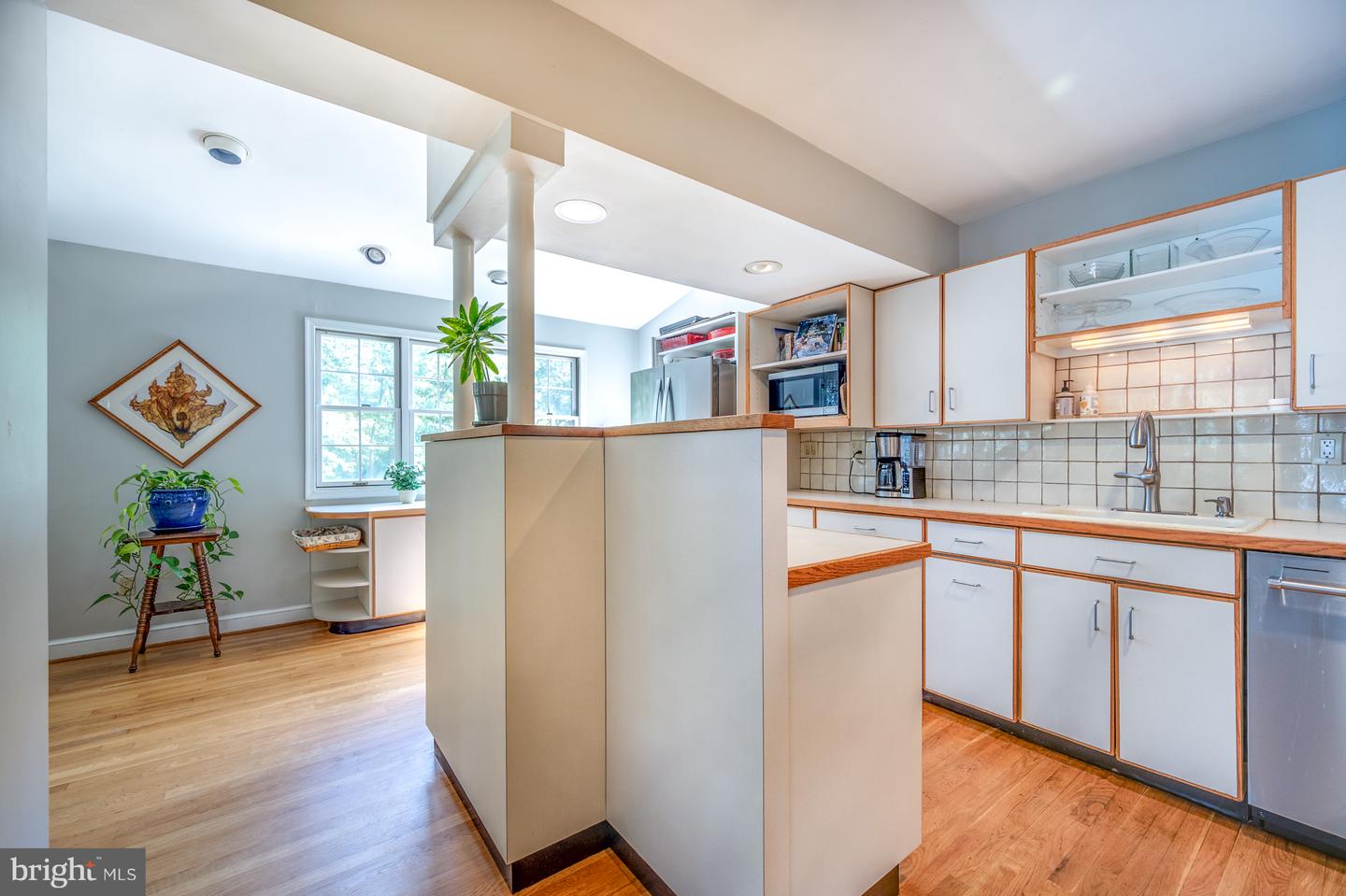 2460 N UTAH ST, ARLINGTON, Virginia 22207, 3 Bedrooms Bedrooms, ,2 BathroomsBathrooms,Residential,For sale,2460 N UTAH ST,VAAR2064576 MLS # VAAR2064576