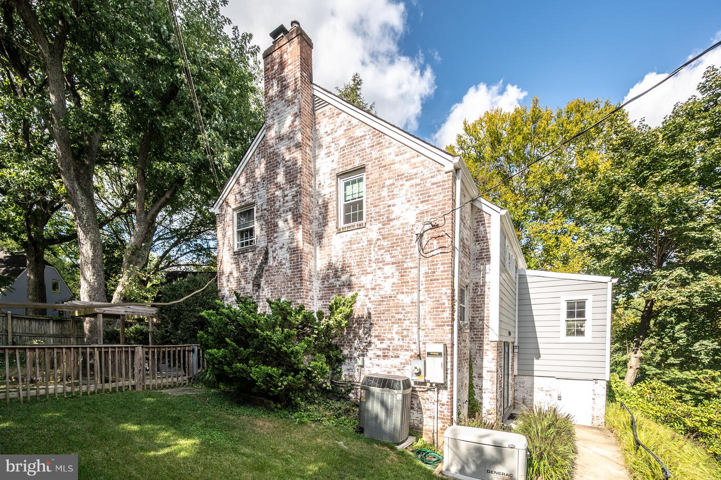 2460 N UTAH ST, ARLINGTON, Virginia 22207, 3 Bedrooms Bedrooms, ,2 BathroomsBathrooms,Residential,For sale,2460 N UTAH ST,VAAR2064576 MLS # VAAR2064576