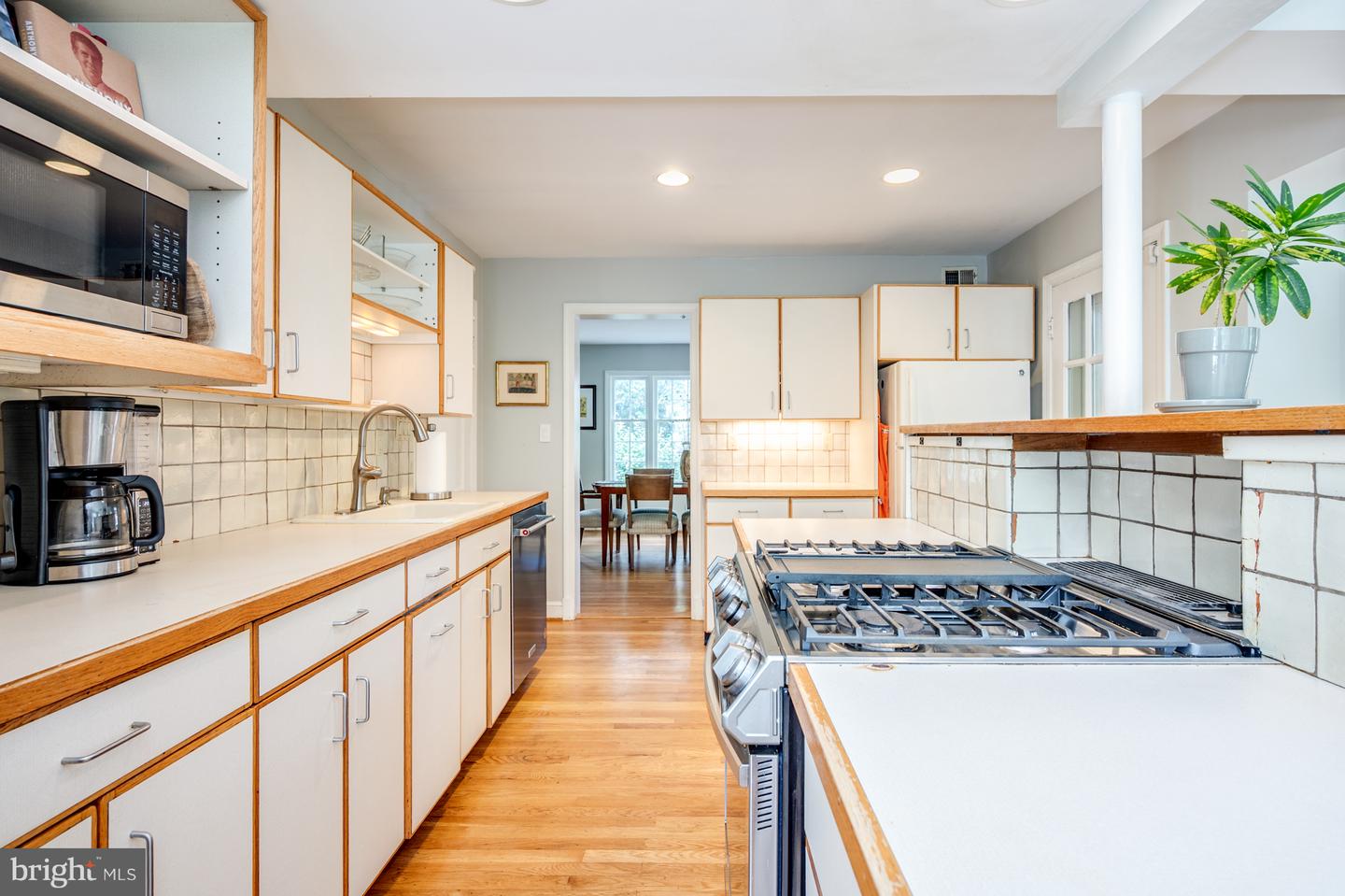 2460 N UTAH ST, ARLINGTON, Virginia 22207, 3 Bedrooms Bedrooms, ,2 BathroomsBathrooms,Residential,For sale,2460 N UTAH ST,VAAR2064576 MLS # VAAR2064576