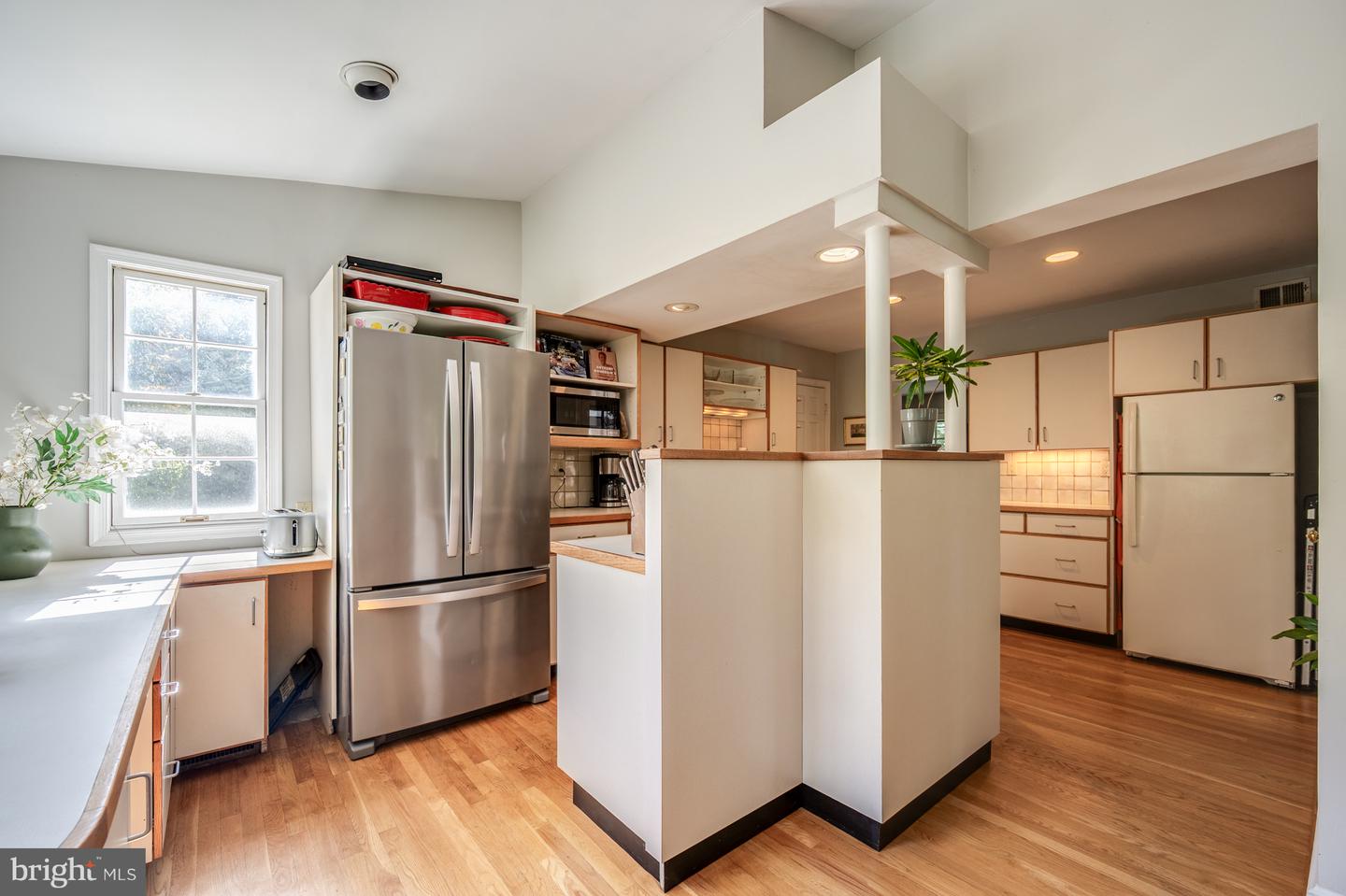 2460 N UTAH ST, ARLINGTON, Virginia 22207, 3 Bedrooms Bedrooms, ,2 BathroomsBathrooms,Residential,For sale,2460 N UTAH ST,VAAR2064576 MLS # VAAR2064576