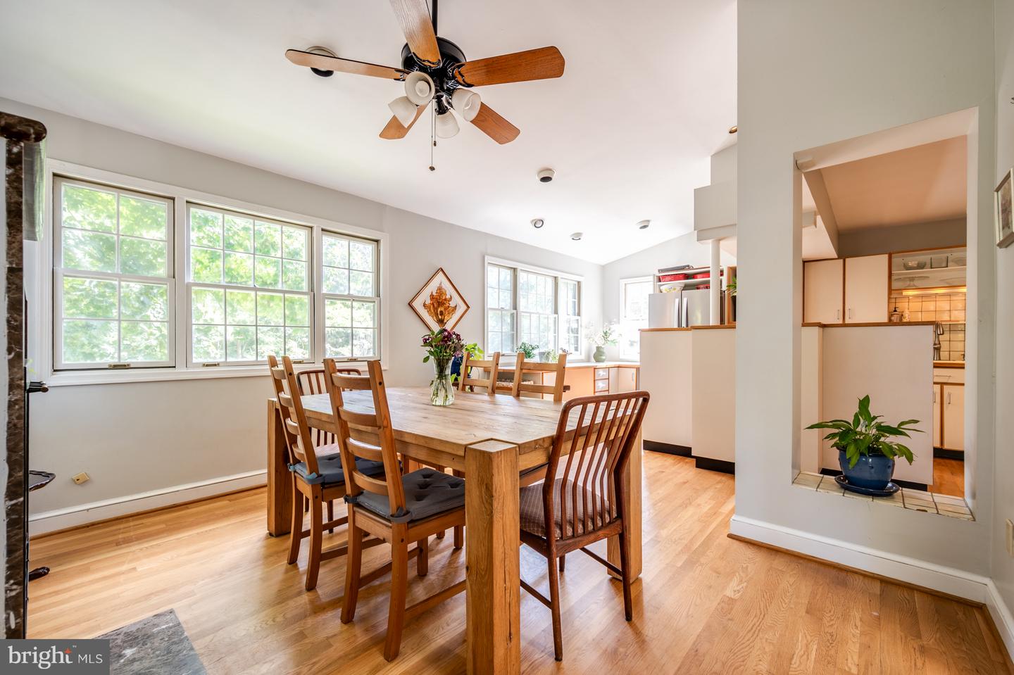 2460 N UTAH ST, ARLINGTON, Virginia 22207, 3 Bedrooms Bedrooms, ,2 BathroomsBathrooms,Residential,For sale,2460 N UTAH ST,VAAR2064576 MLS # VAAR2064576