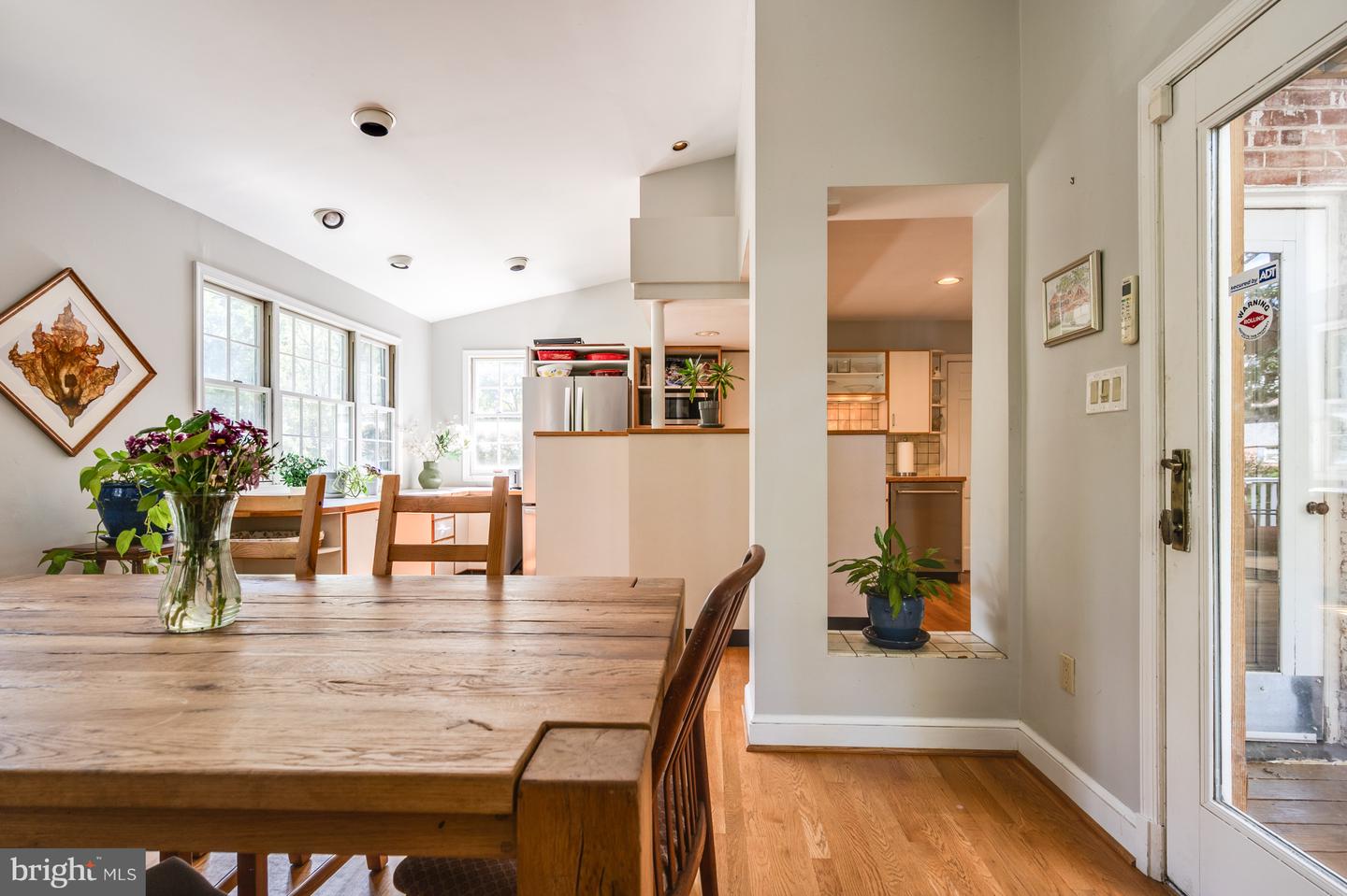 2460 N UTAH ST, ARLINGTON, Virginia 22207, 3 Bedrooms Bedrooms, ,2 BathroomsBathrooms,Residential,For sale,2460 N UTAH ST,VAAR2064576 MLS # VAAR2064576