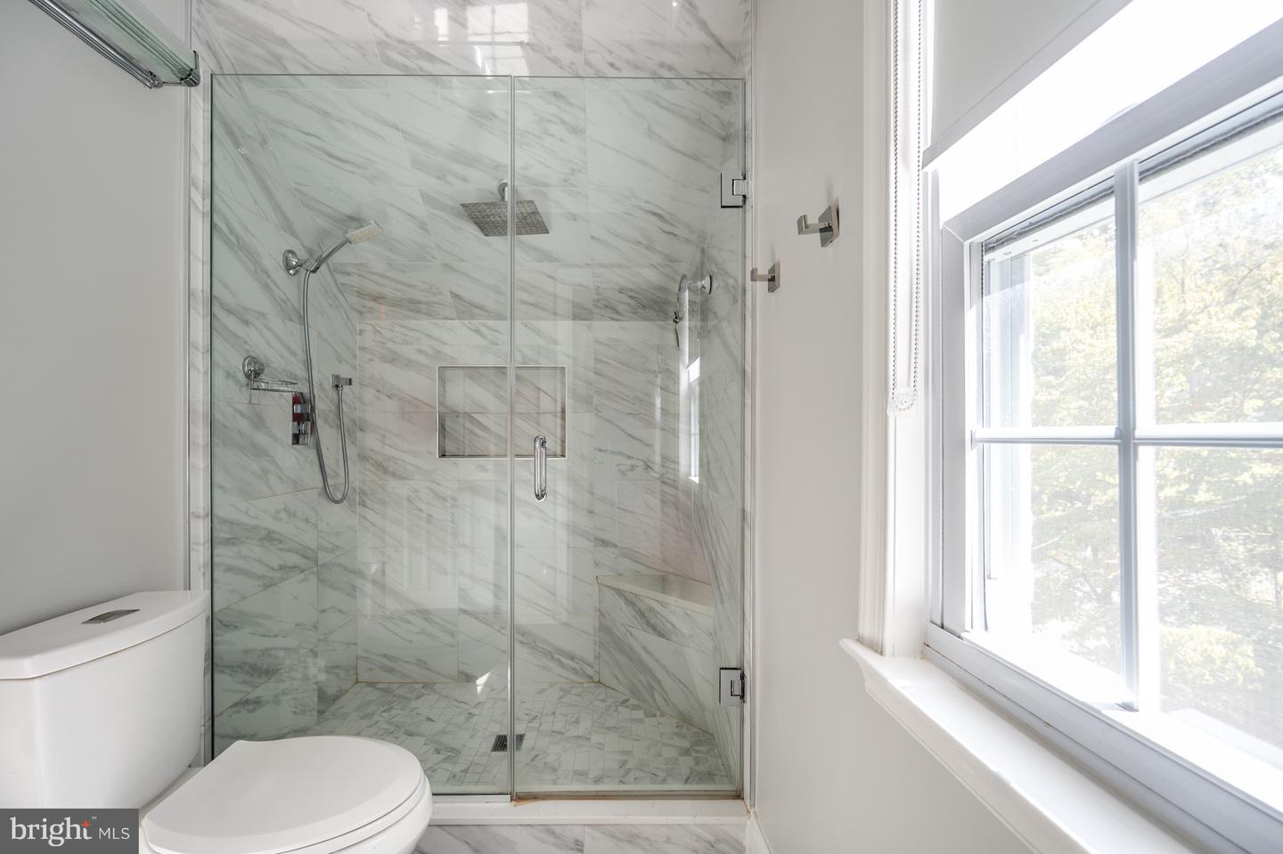 2460 N UTAH ST, ARLINGTON, Virginia 22207, 3 Bedrooms Bedrooms, ,2 BathroomsBathrooms,Residential,For sale,2460 N UTAH ST,VAAR2064576 MLS # VAAR2064576