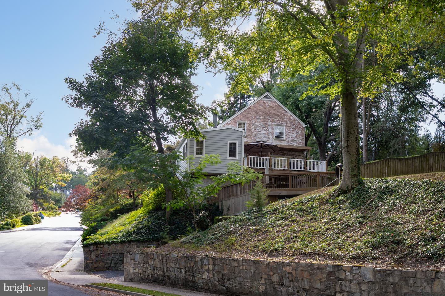 2460 N UTAH ST, ARLINGTON, Virginia 22207, 3 Bedrooms Bedrooms, ,2 BathroomsBathrooms,Residential,For sale,2460 N UTAH ST,VAAR2064576 MLS # VAAR2064576