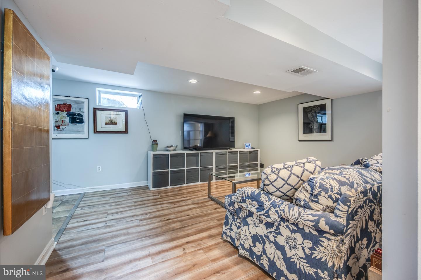 2460 N UTAH ST, ARLINGTON, Virginia 22207, 3 Bedrooms Bedrooms, ,2 BathroomsBathrooms,Residential,For sale,2460 N UTAH ST,VAAR2064576 MLS # VAAR2064576