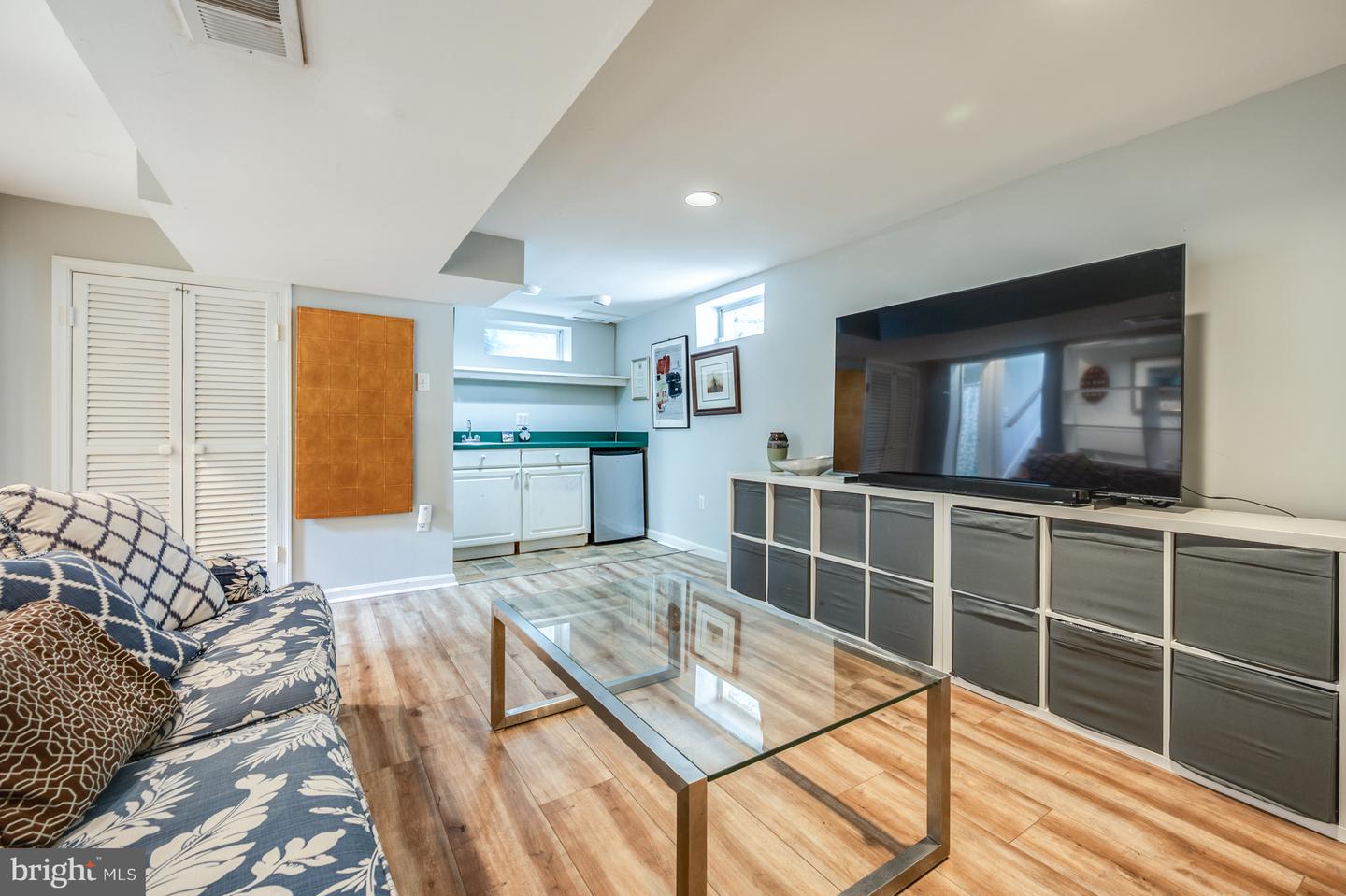 2460 N UTAH ST, ARLINGTON, Virginia 22207, 3 Bedrooms Bedrooms, ,2 BathroomsBathrooms,Residential,For sale,2460 N UTAH ST,VAAR2064576 MLS # VAAR2064576