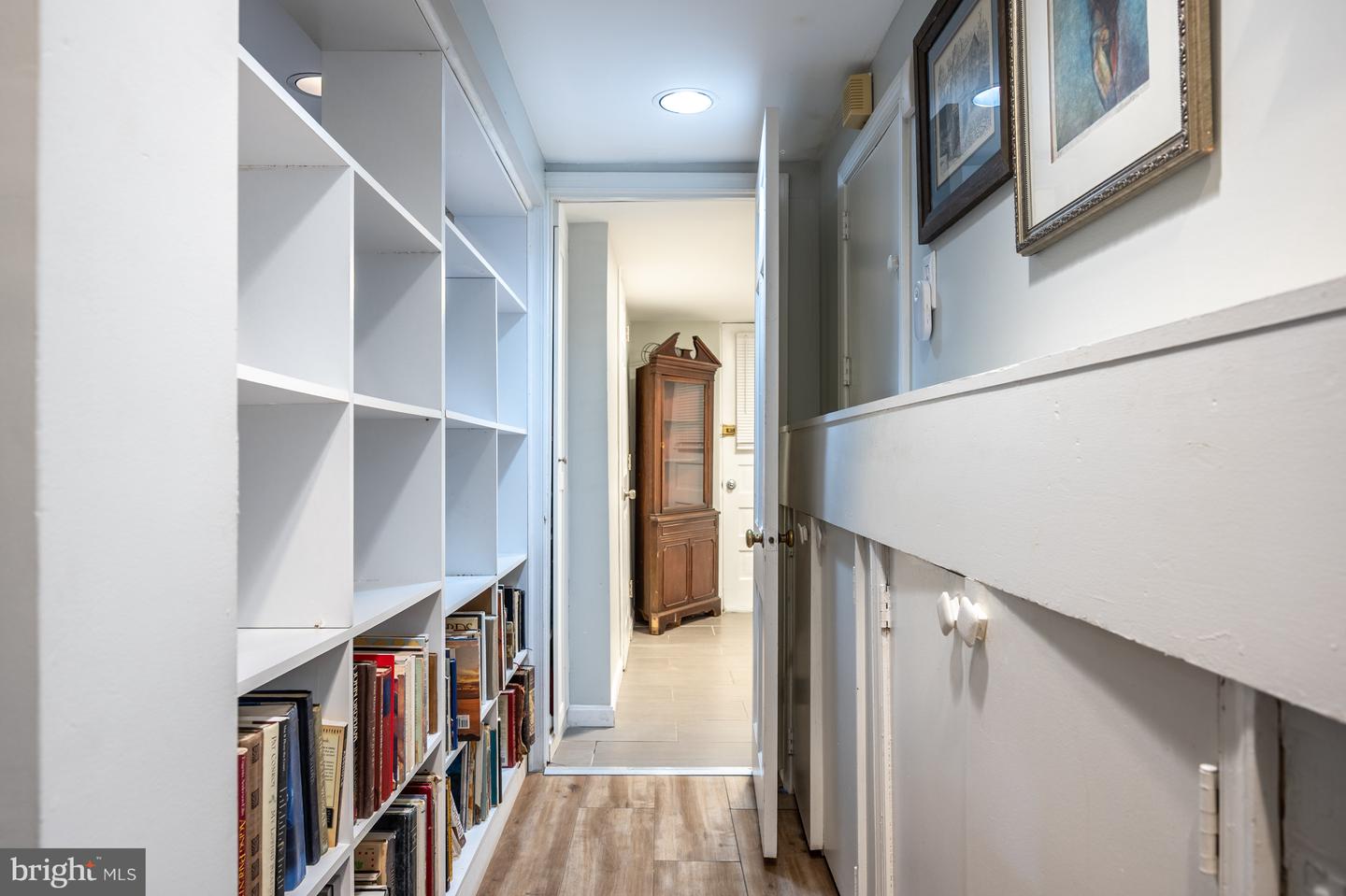 2460 N UTAH ST, ARLINGTON, Virginia 22207, 3 Bedrooms Bedrooms, ,2 BathroomsBathrooms,Residential,For sale,2460 N UTAH ST,VAAR2064576 MLS # VAAR2064576