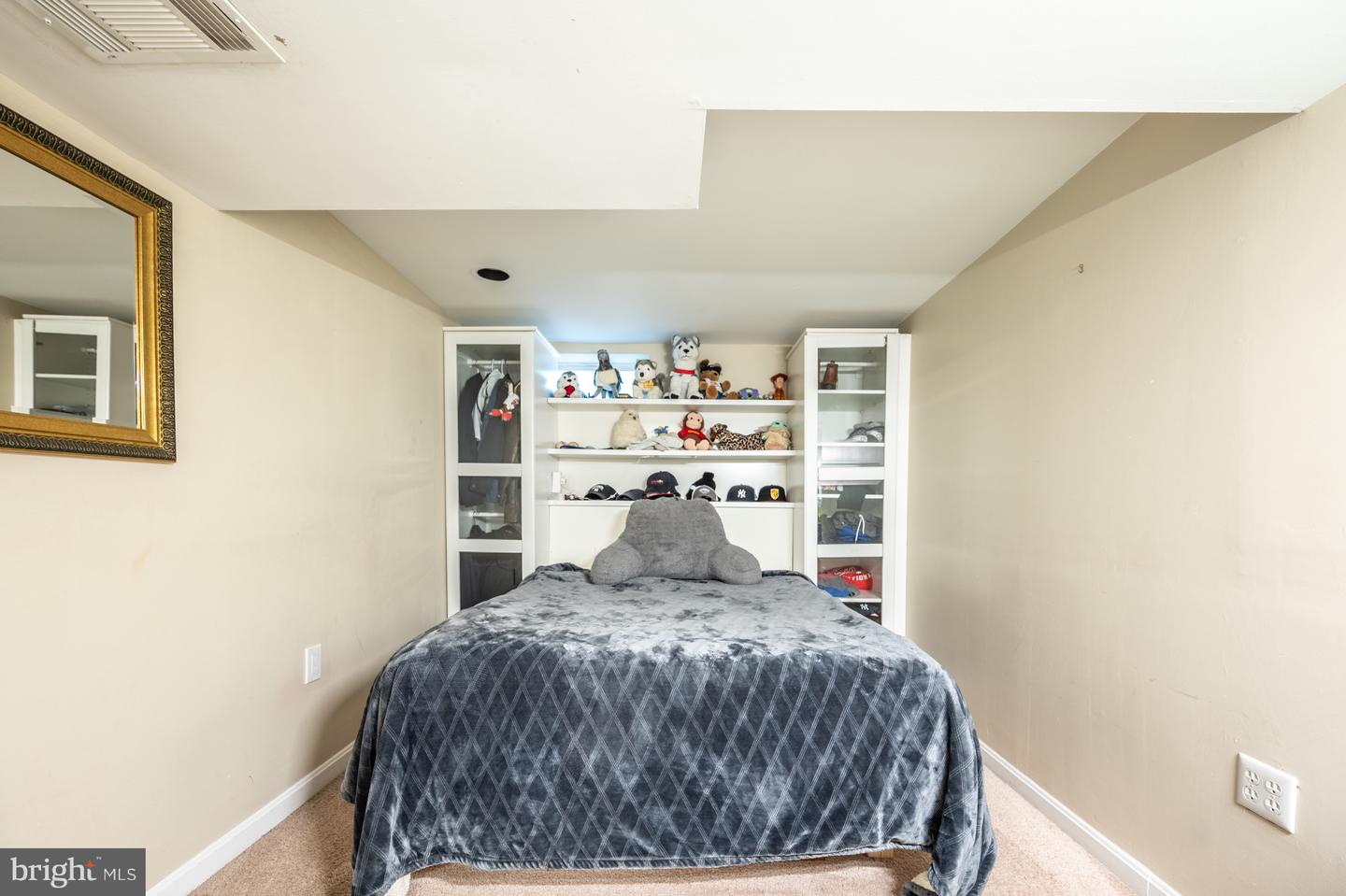 2460 N UTAH ST, ARLINGTON, Virginia 22207, 3 Bedrooms Bedrooms, ,2 BathroomsBathrooms,Residential,For sale,2460 N UTAH ST,VAAR2064576 MLS # VAAR2064576
