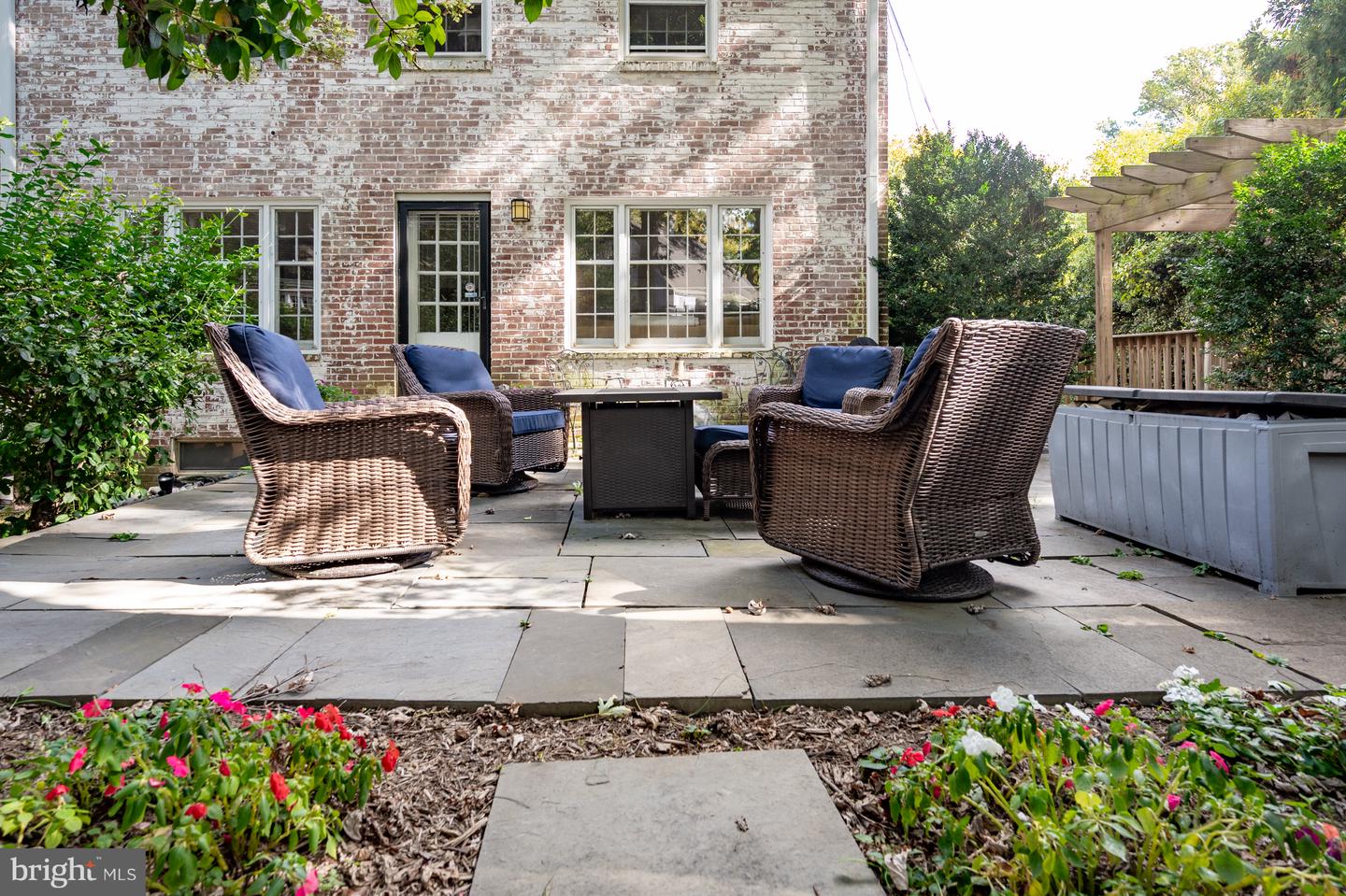 2460 N UTAH ST, ARLINGTON, Virginia 22207, 3 Bedrooms Bedrooms, ,2 BathroomsBathrooms,Residential,For sale,2460 N UTAH ST,VAAR2064576 MLS # VAAR2064576
