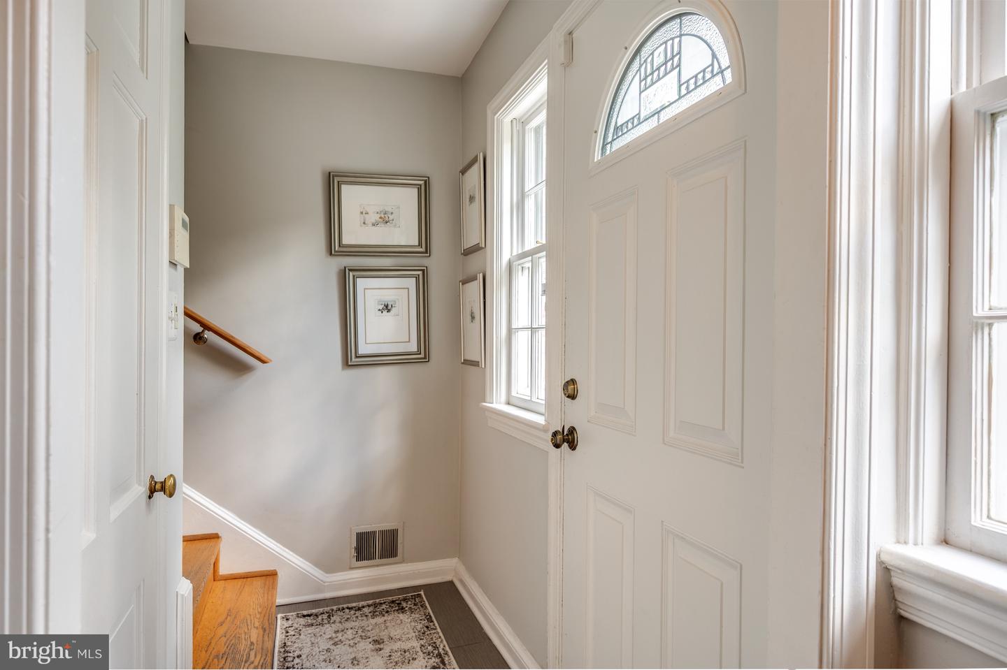 2460 N UTAH ST, ARLINGTON, Virginia 22207, 3 Bedrooms Bedrooms, ,2 BathroomsBathrooms,Residential,For sale,2460 N UTAH ST,VAAR2064576 MLS # VAAR2064576