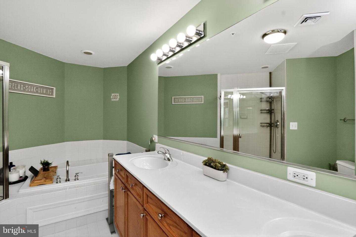 485 HARBOR SIDE ST #407, WOODBRIDGE, Virginia 22191, 2 Bedrooms Bedrooms, 4 Rooms Rooms,2 BathroomsBathrooms,Residential,For sale,485 HARBOR SIDE ST #407,VAPW2105434 MLS # VAPW2105434