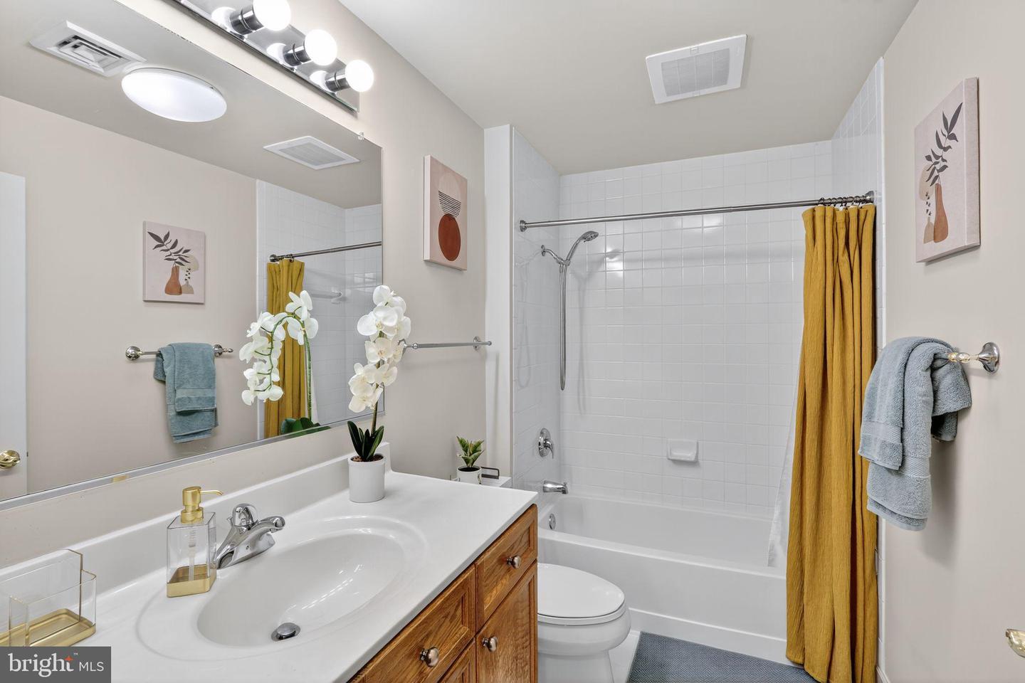 485 HARBOR SIDE ST #407, WOODBRIDGE, Virginia 22191, 2 Bedrooms Bedrooms, 4 Rooms Rooms,2 BathroomsBathrooms,Residential,For sale,485 HARBOR SIDE ST #407,VAPW2105434 MLS # VAPW2105434