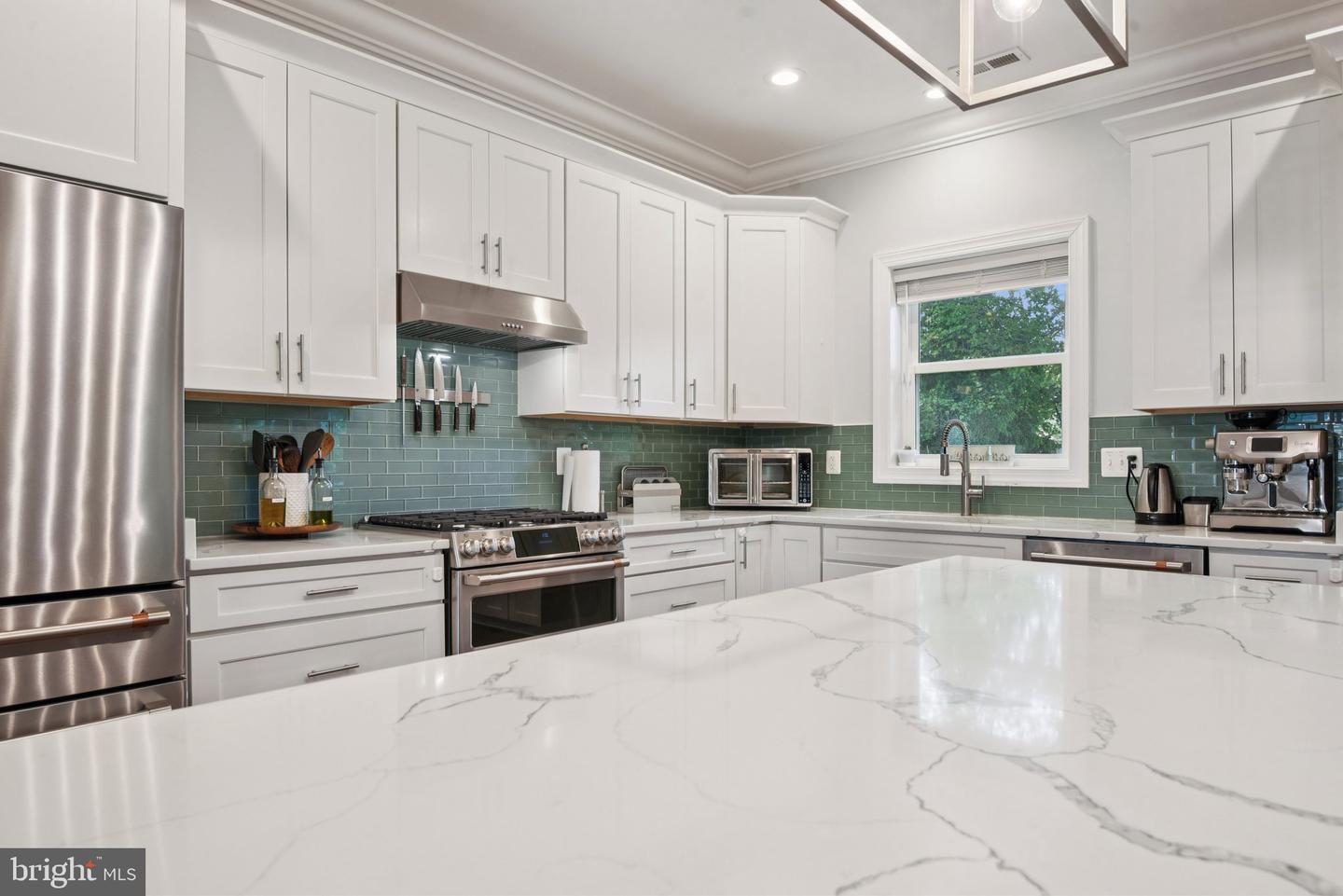 6938 WESTON RD, FALLS CHURCH, Virginia 22042, 5 Bedrooms Bedrooms, ,4 BathroomsBathrooms,Residential,For sale,6938 WESTON RD,VAFX2272892 MLS # VAFX2272892