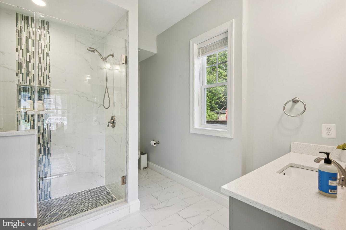 6938 WESTON RD, FALLS CHURCH, Virginia 22042, 5 Bedrooms Bedrooms, ,4 BathroomsBathrooms,Residential,For sale,6938 WESTON RD,VAFX2272892 MLS # VAFX2272892