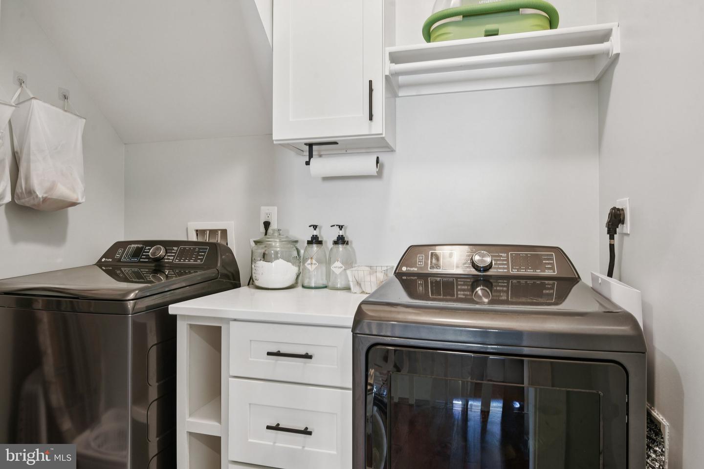6938 WESTON RD, FALLS CHURCH, Virginia 22042, 5 Bedrooms Bedrooms, ,4 BathroomsBathrooms,Residential,For sale,6938 WESTON RD,VAFX2272892 MLS # VAFX2272892
