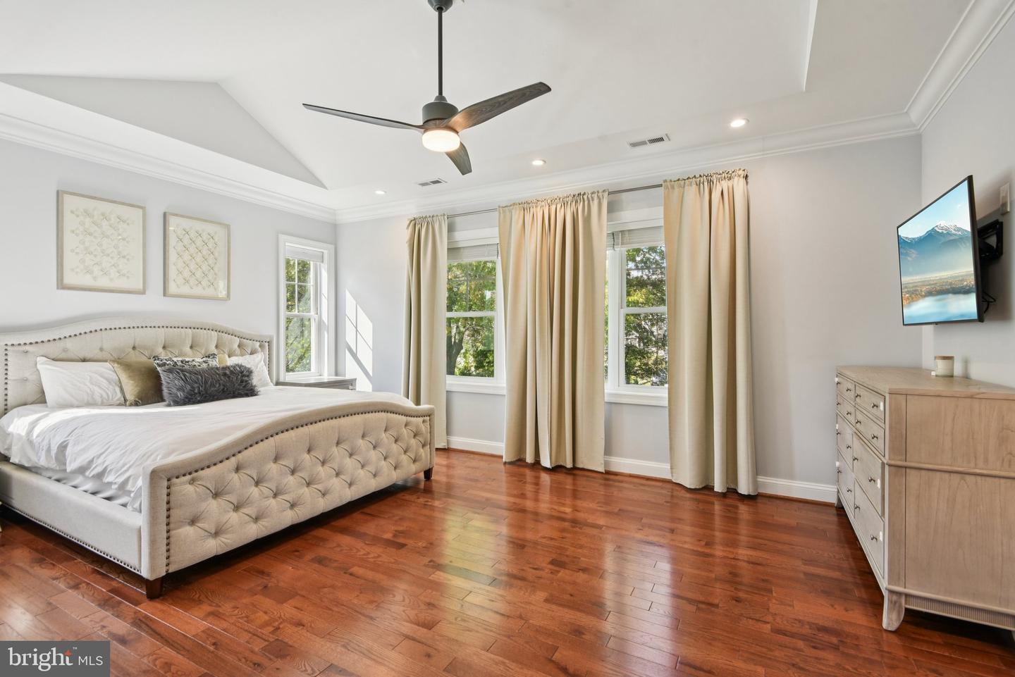 6938 WESTON RD, FALLS CHURCH, Virginia 22042, 5 Bedrooms Bedrooms, ,4 BathroomsBathrooms,Residential,For sale,6938 WESTON RD,VAFX2272892 MLS # VAFX2272892