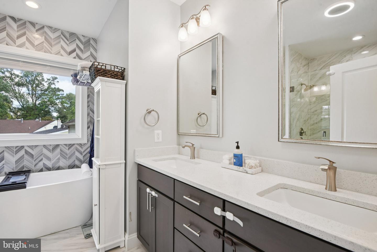 6938 WESTON RD, FALLS CHURCH, Virginia 22042, 5 Bedrooms Bedrooms, ,4 BathroomsBathrooms,Residential,For sale,6938 WESTON RD,VAFX2272892 MLS # VAFX2272892