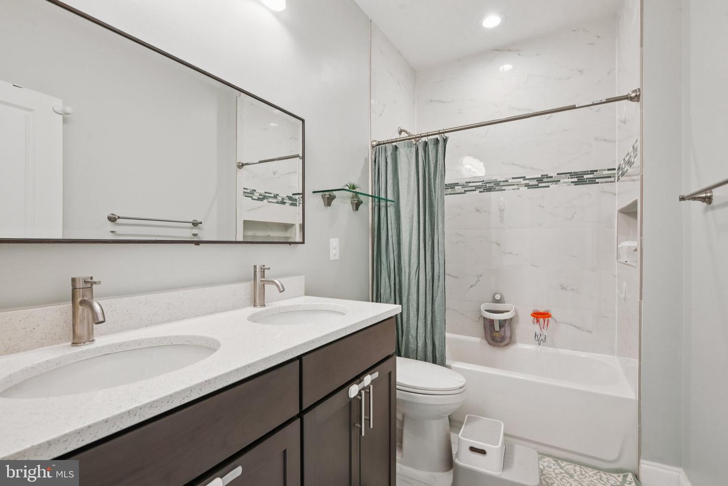 6938 WESTON RD, FALLS CHURCH, Virginia 22042, 5 Bedrooms Bedrooms, ,4 BathroomsBathrooms,Residential,For sale,6938 WESTON RD,VAFX2272892 MLS # VAFX2272892